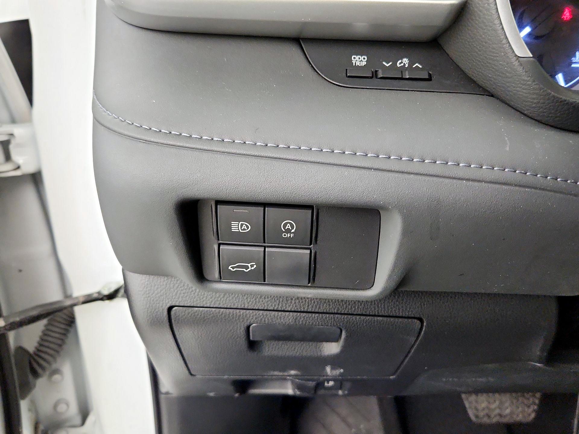 Thumbnail: 2023 Toyota Highlander - 13