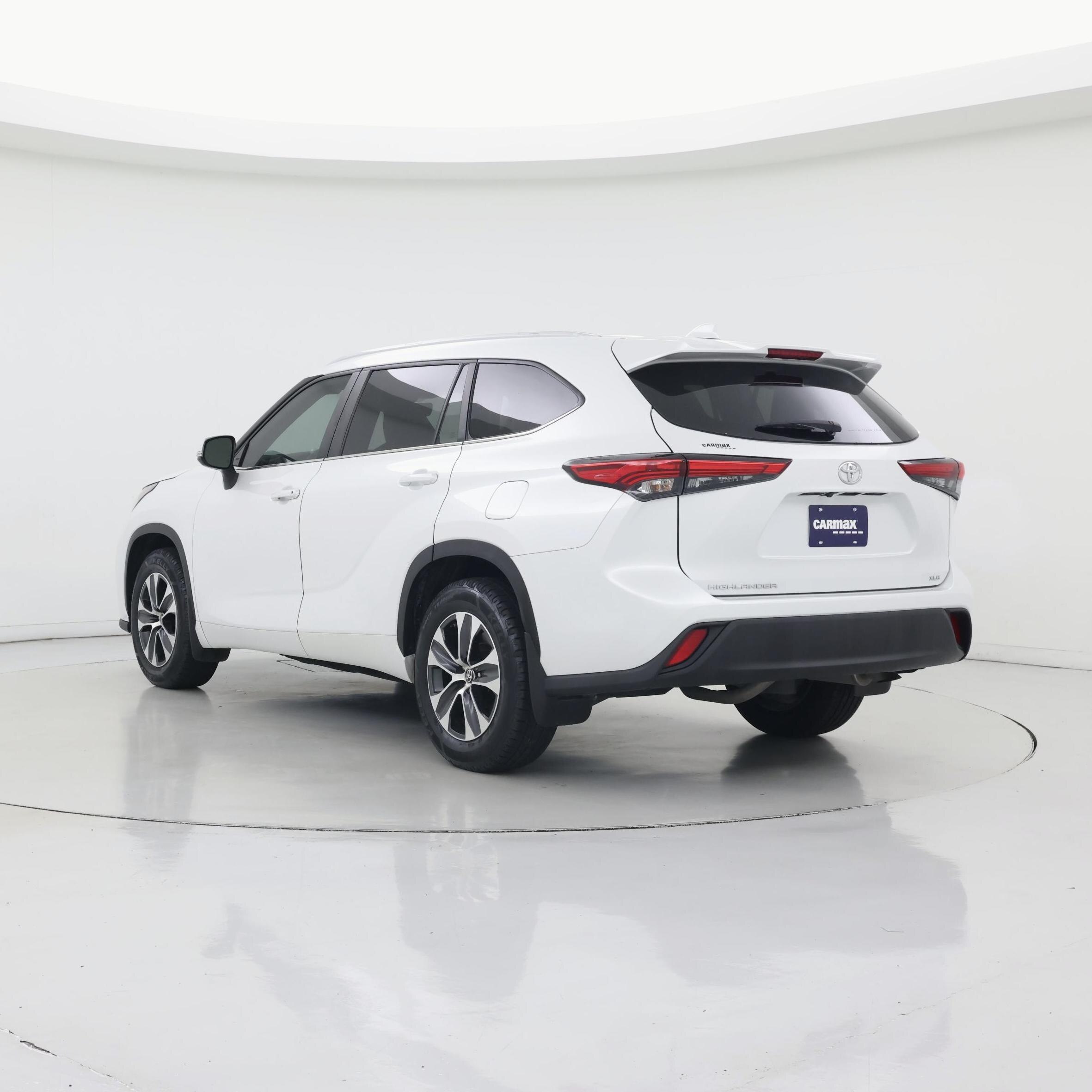 Thumbnail: 2023 Toyota Highlander - 2