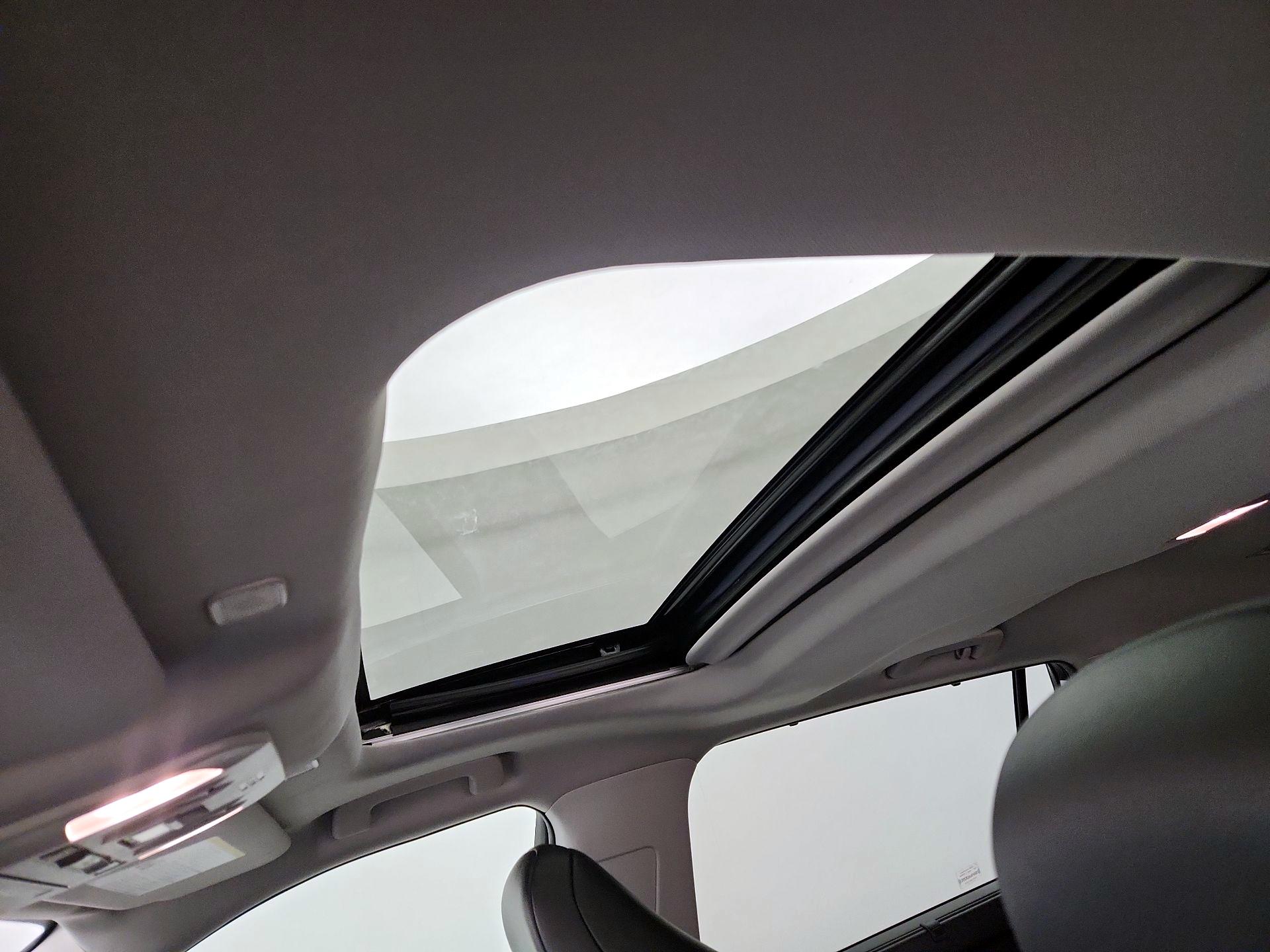 Thumbnail: 2023 Toyota Highlander - 19