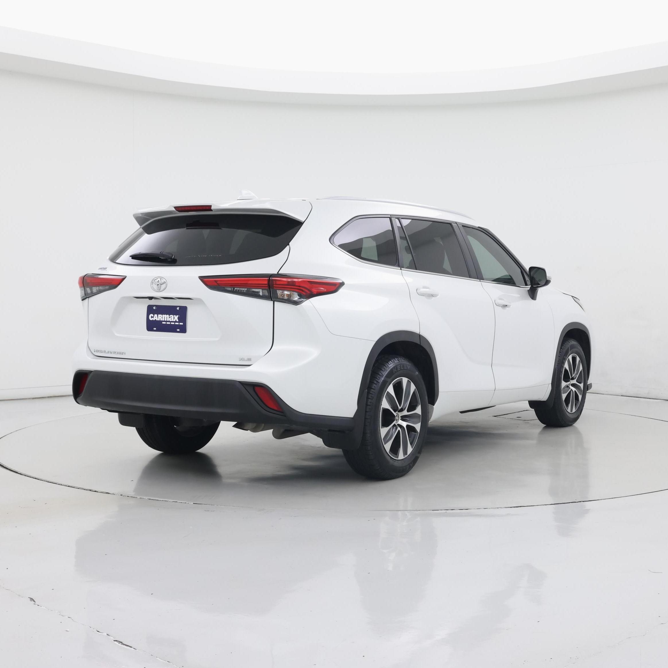 Thumbnail: 2023 Toyota Highlander - 8