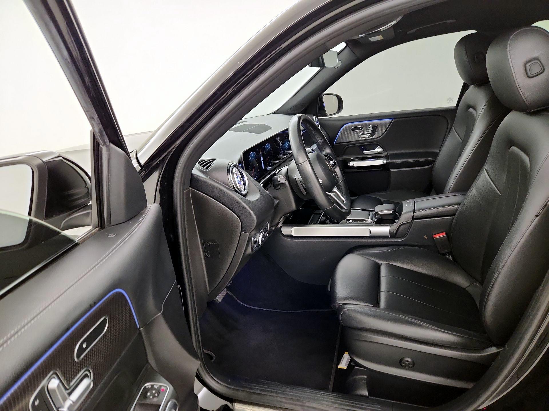 Thumbnail: 2021 Mercedes-Benz GLB - 11