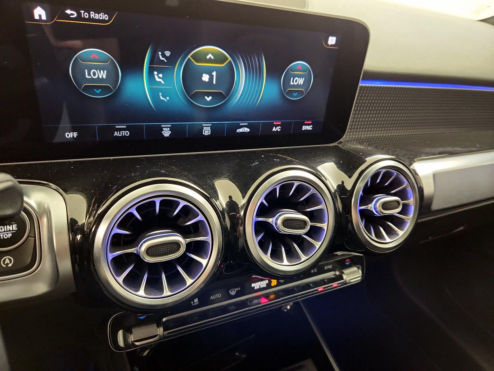 Thumbnail: 2021 Mercedes-Benz GLB - 16