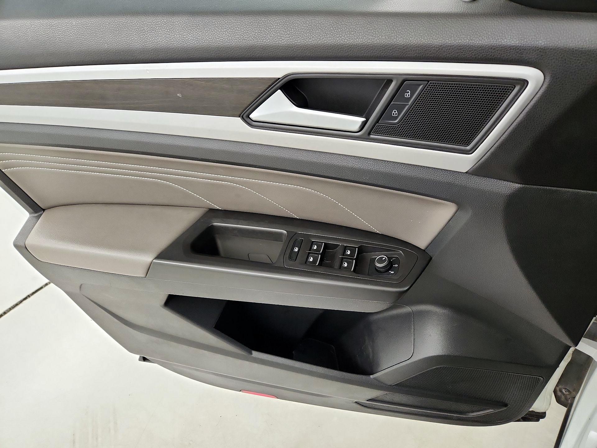 Thumbnail: 2022 Volkswagen Atlas - 12