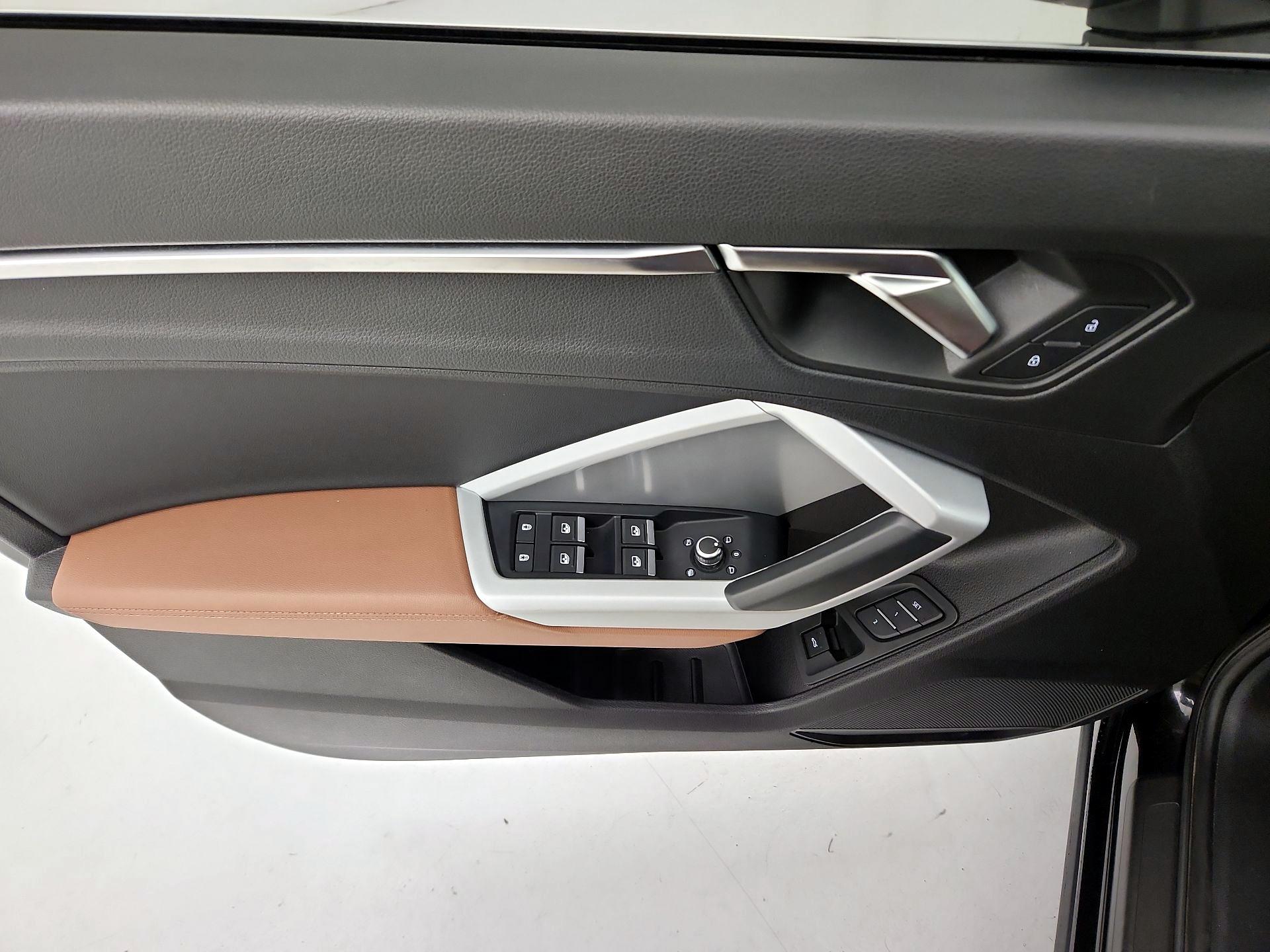 Thumbnail: 2022 Audi Q3 - 12