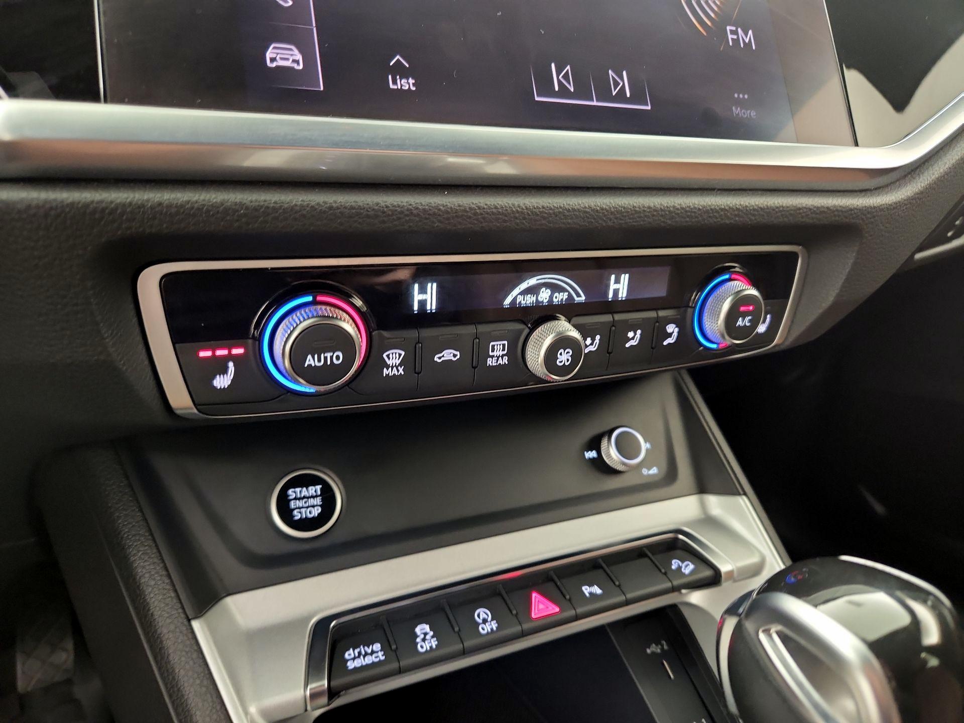 Thumbnail: 2022 Audi Q3 - 16