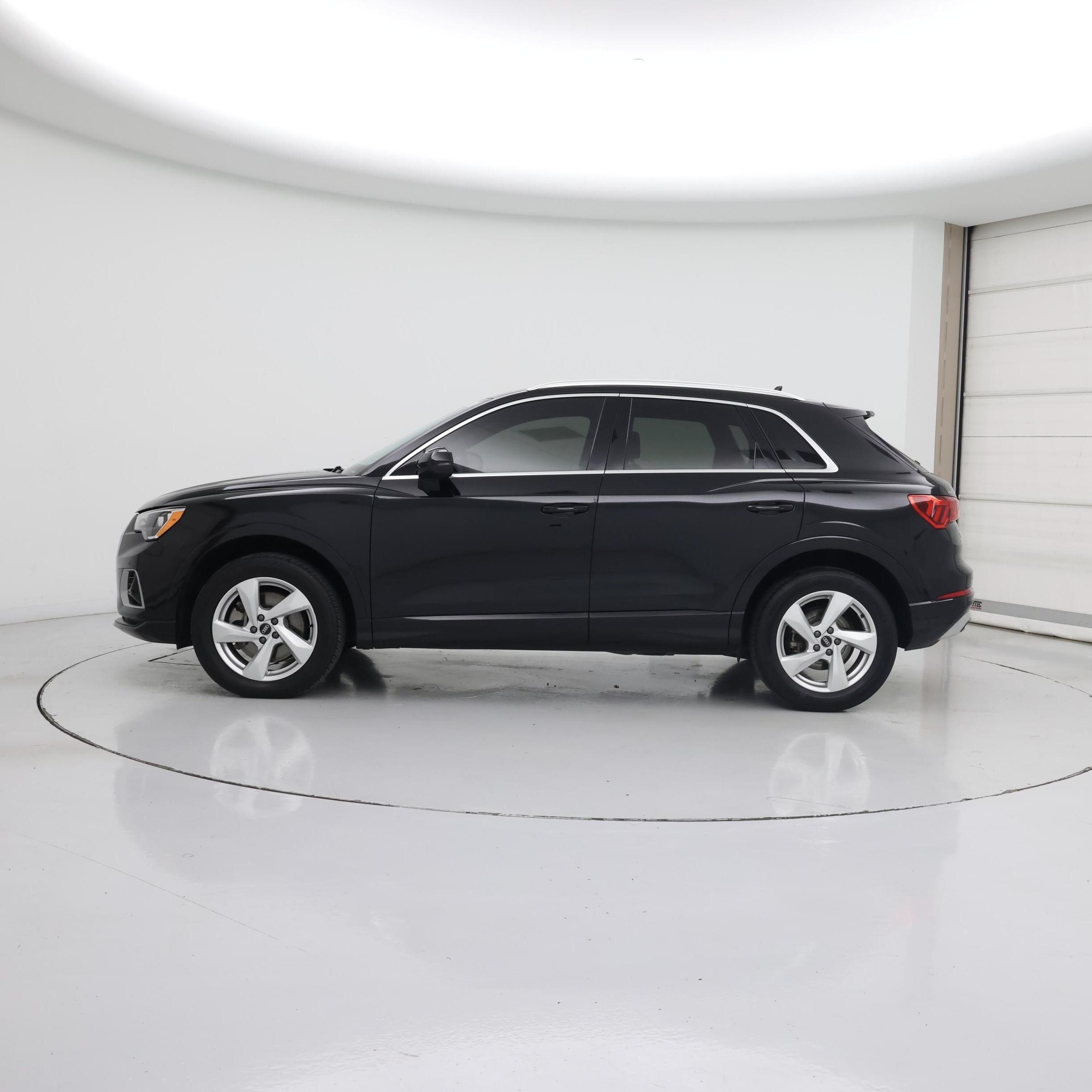 Thumbnail: 2022 Audi Q3 - 3