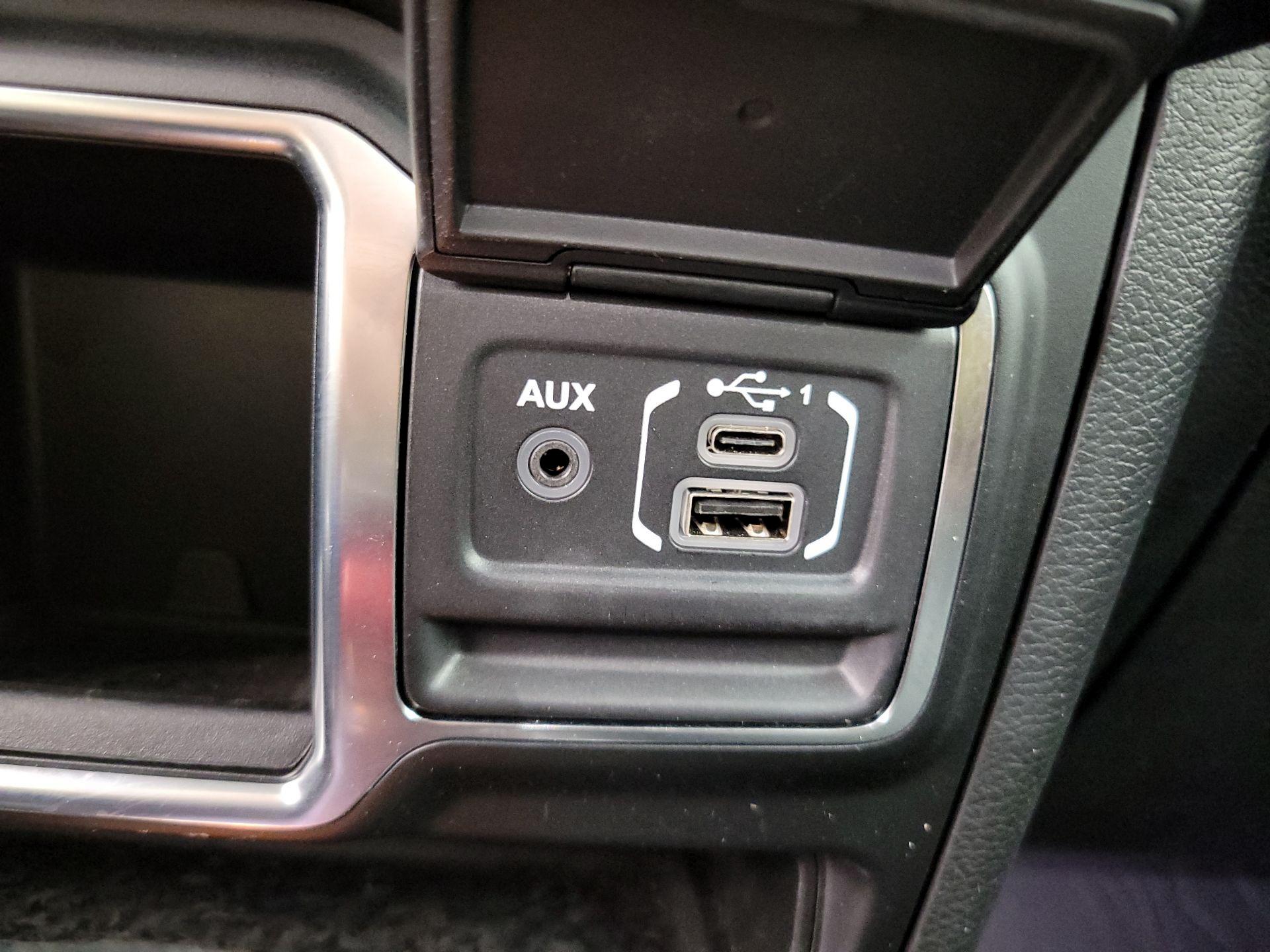 Thumbnail: 2021 Jeep Gladiator - 18