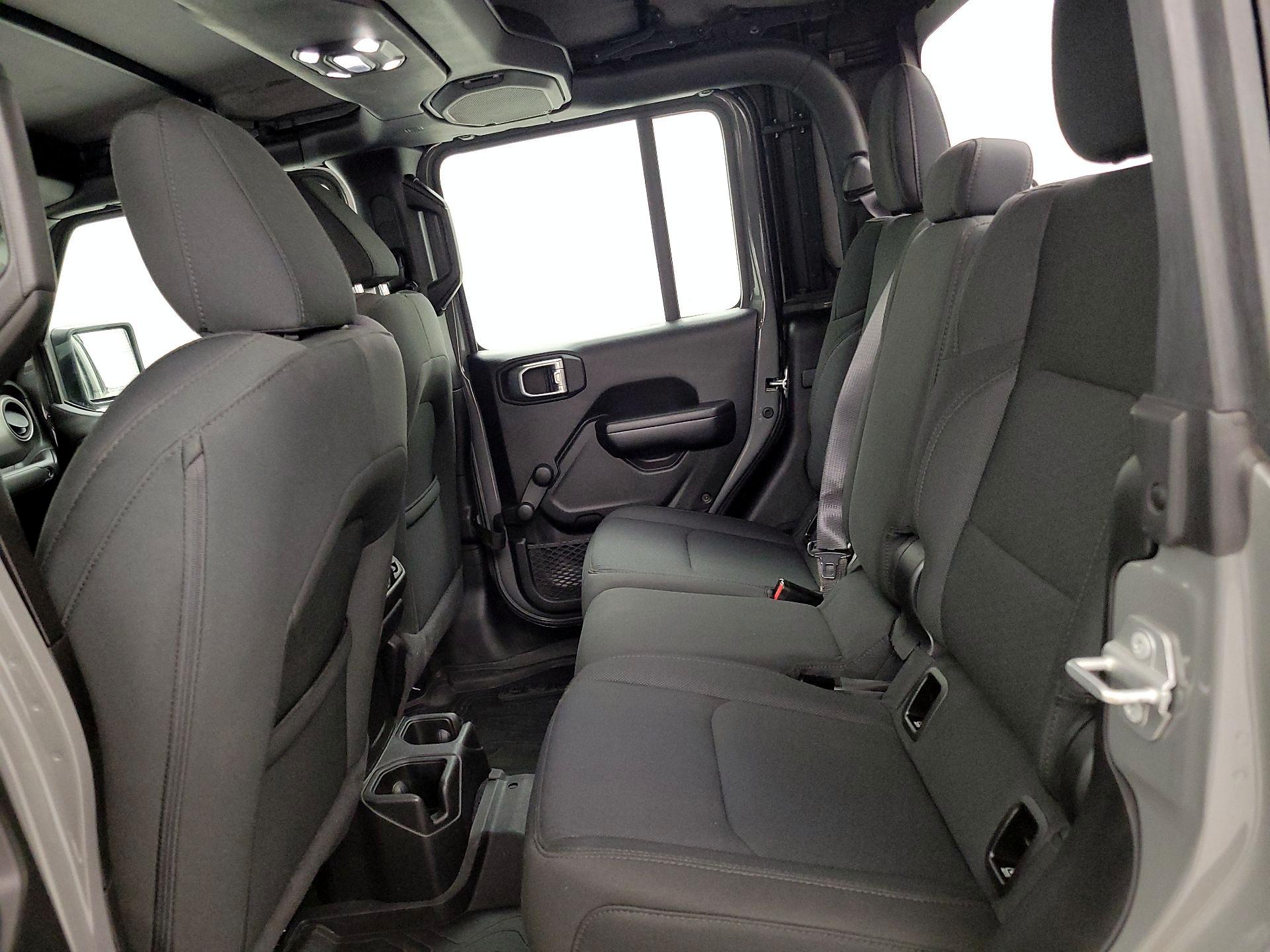 Thumbnail: 2021 Jeep Gladiator - 19