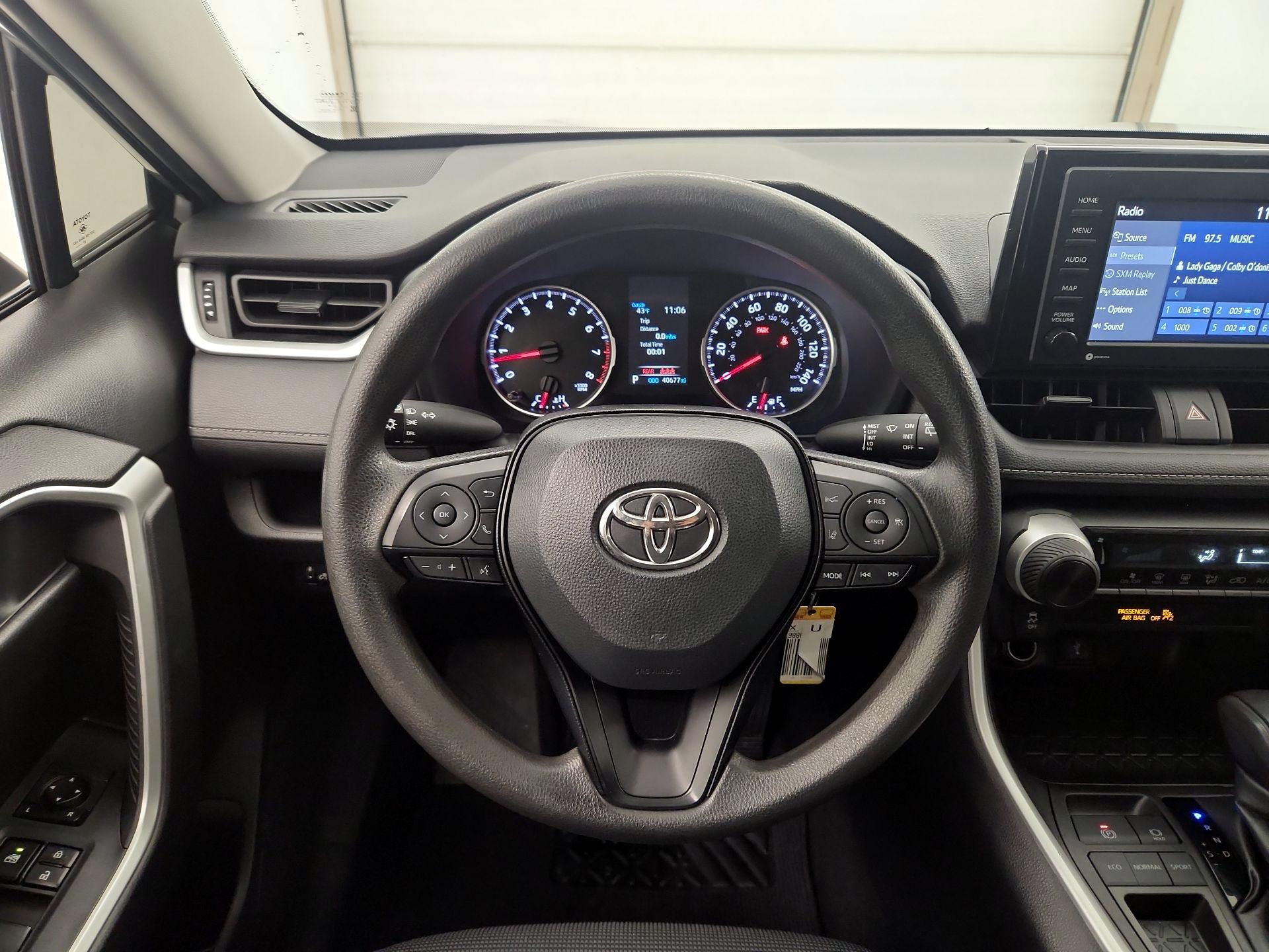 Thumbnail: 2022 Toyota RAV4 - 10