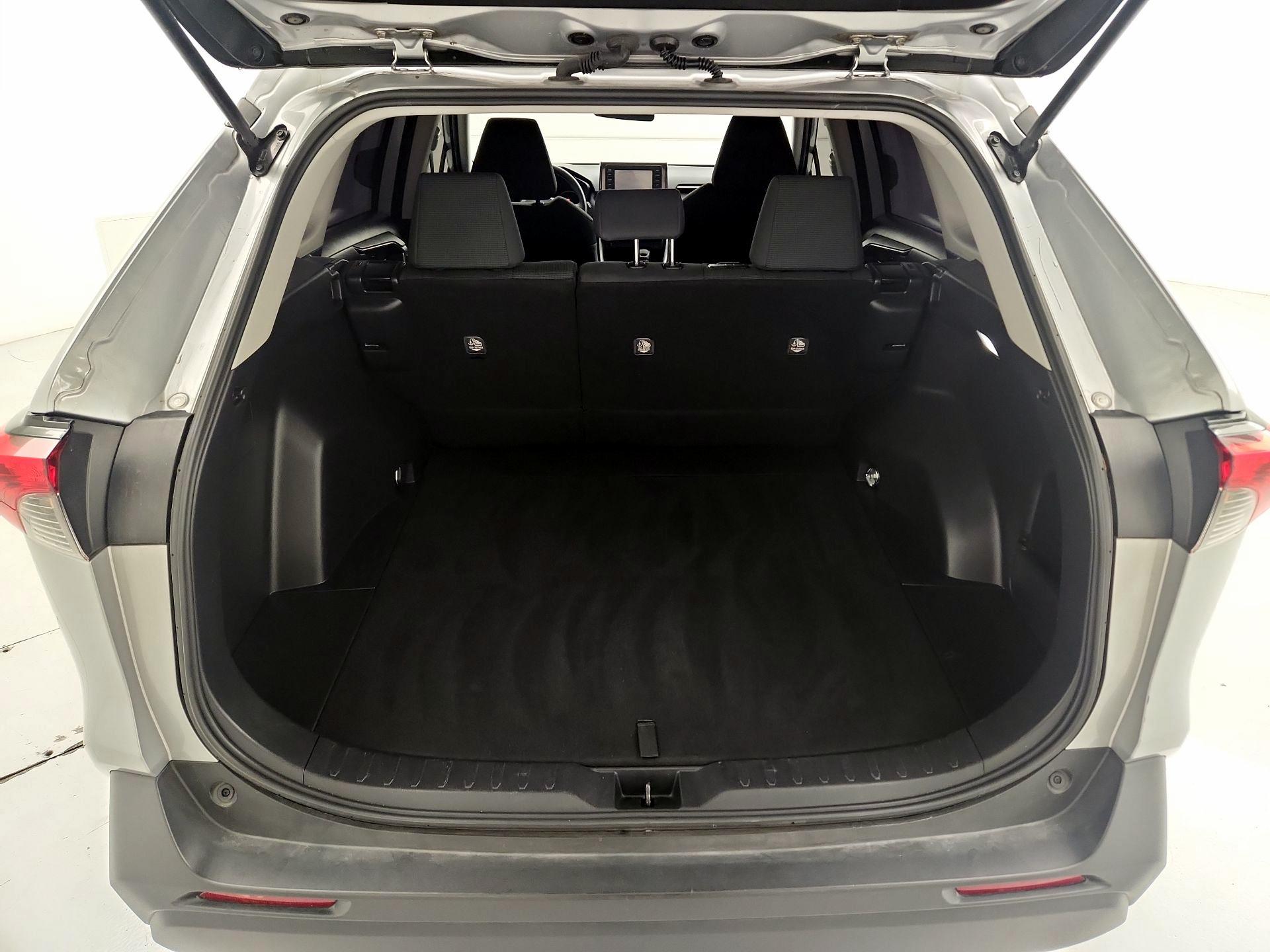 Thumbnail: 2022 Toyota RAV4 - 20