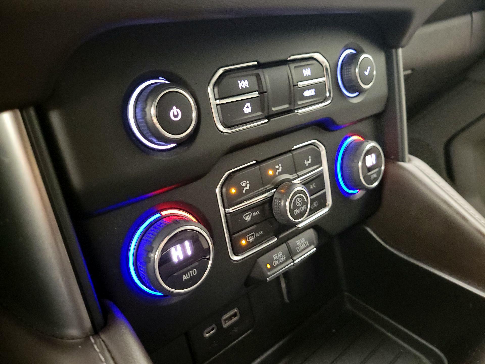 Thumbnail: 2022 Chevrolet Suburban - 16