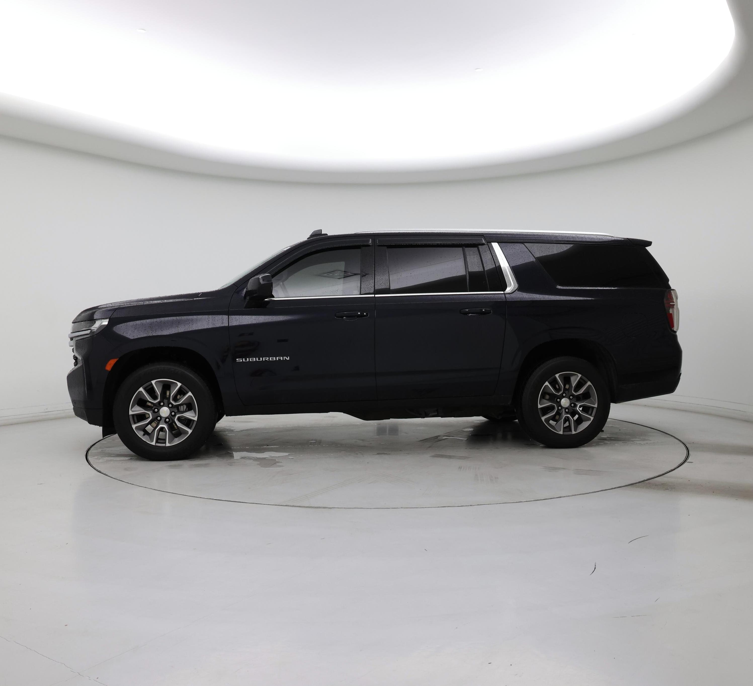 Thumbnail: 2022 Chevrolet Suburban - 3