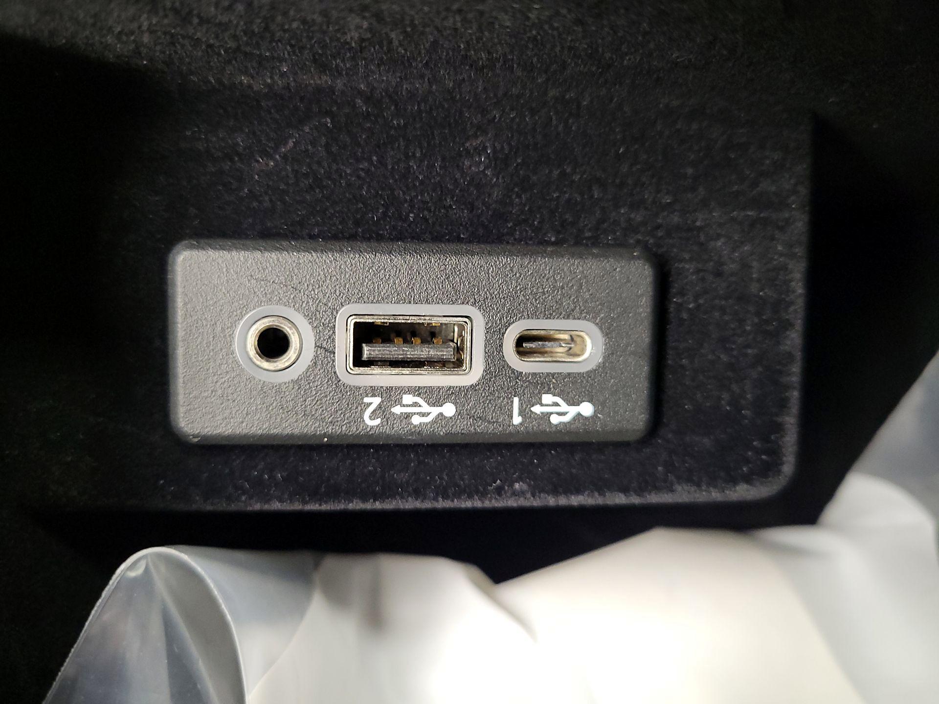 Thumbnail: 2021 INFINITI Q60 - 18