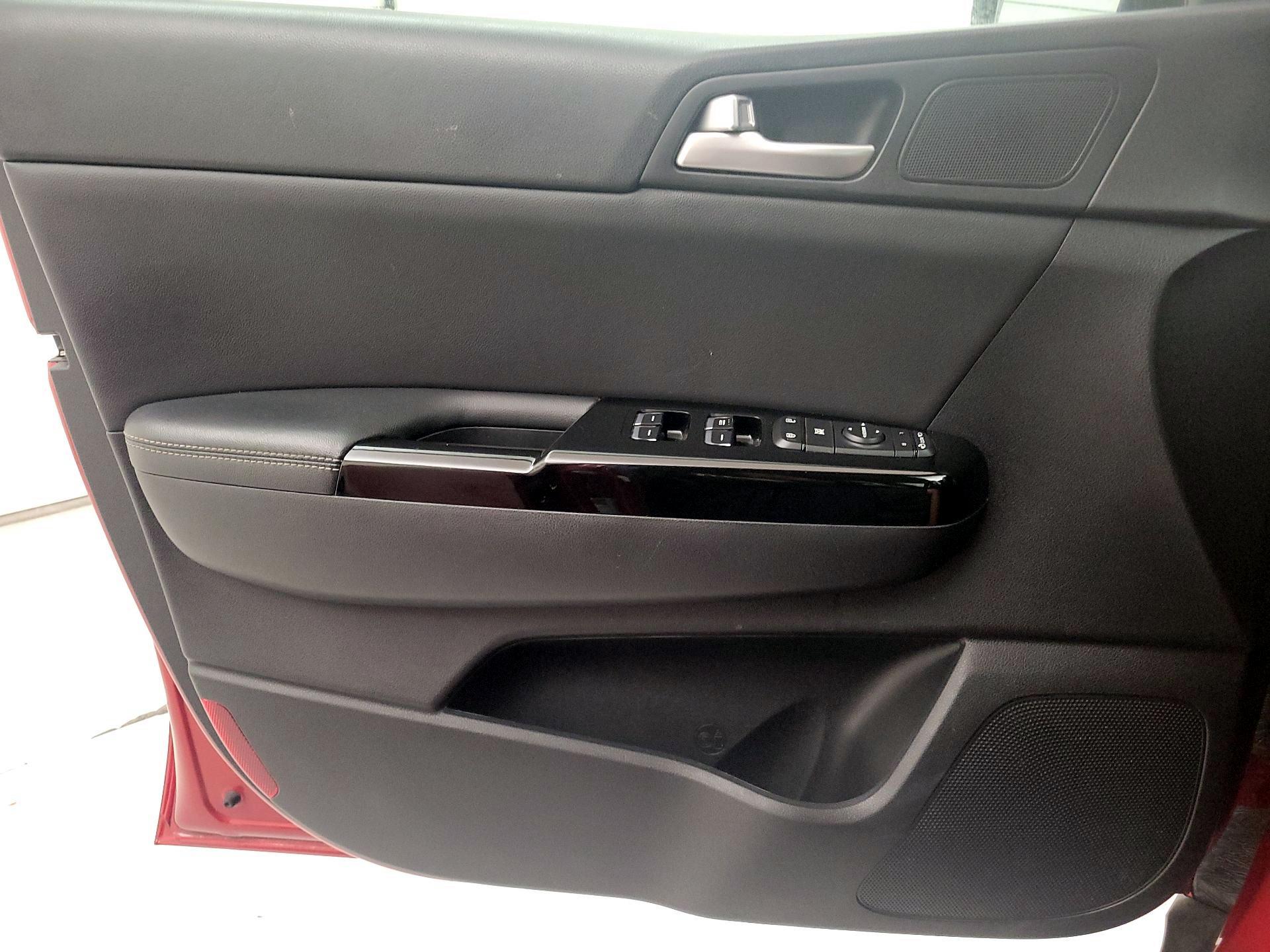 Thumbnail: 2020 Kia Sportage - 12