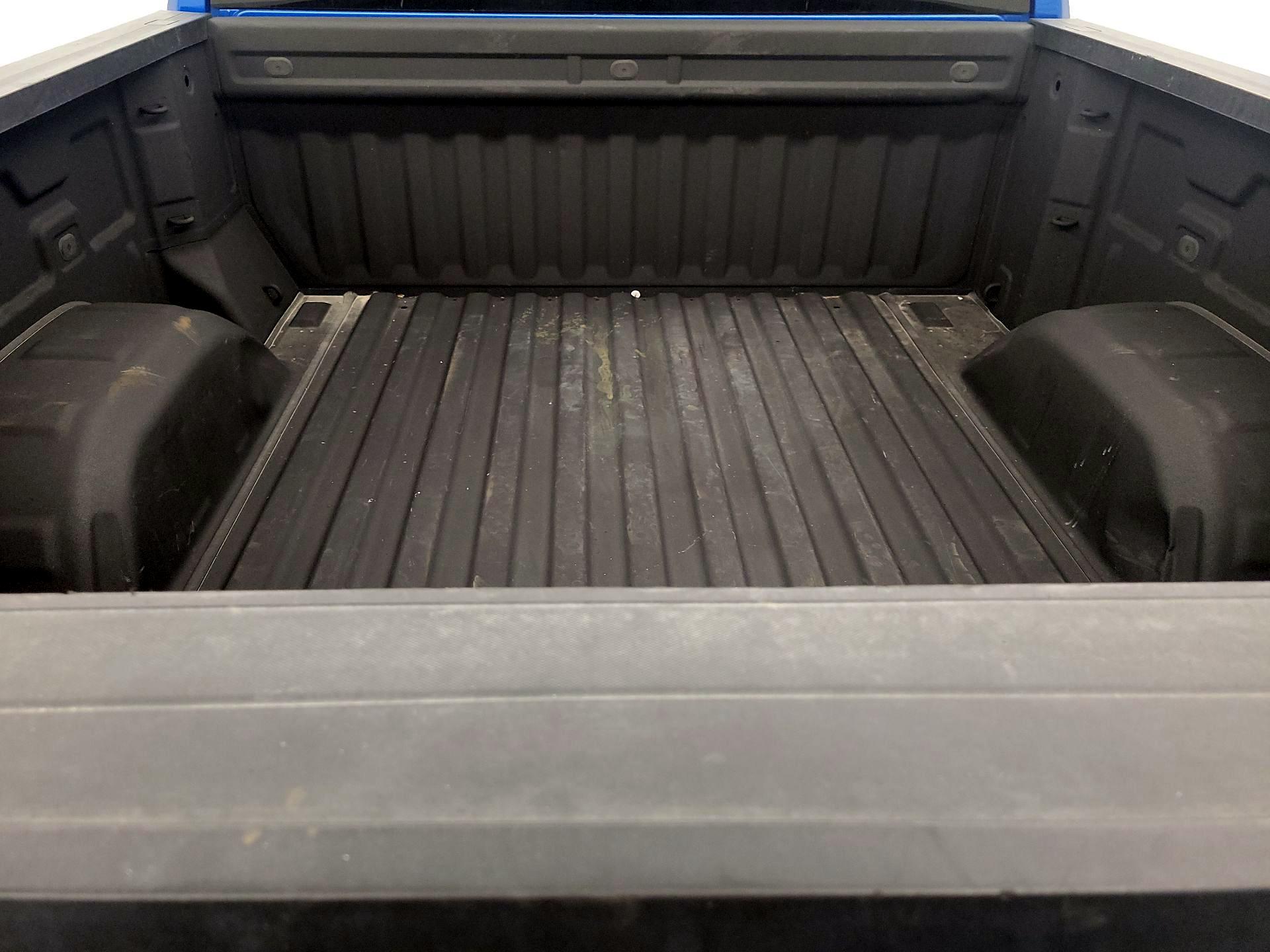 Thumbnail: 2022 Chevrolet Silverado 1500 - 16