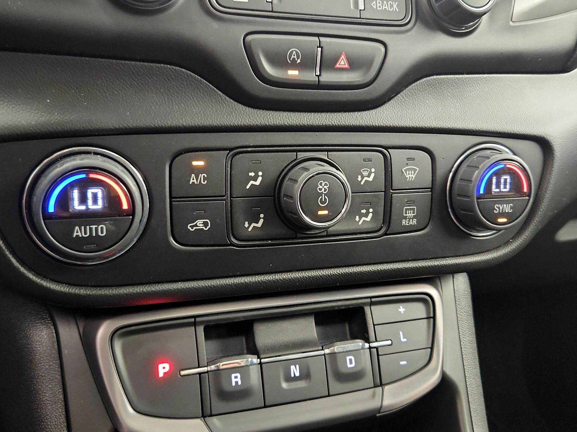 Thumbnail: 2022 GMC Terrain - 17