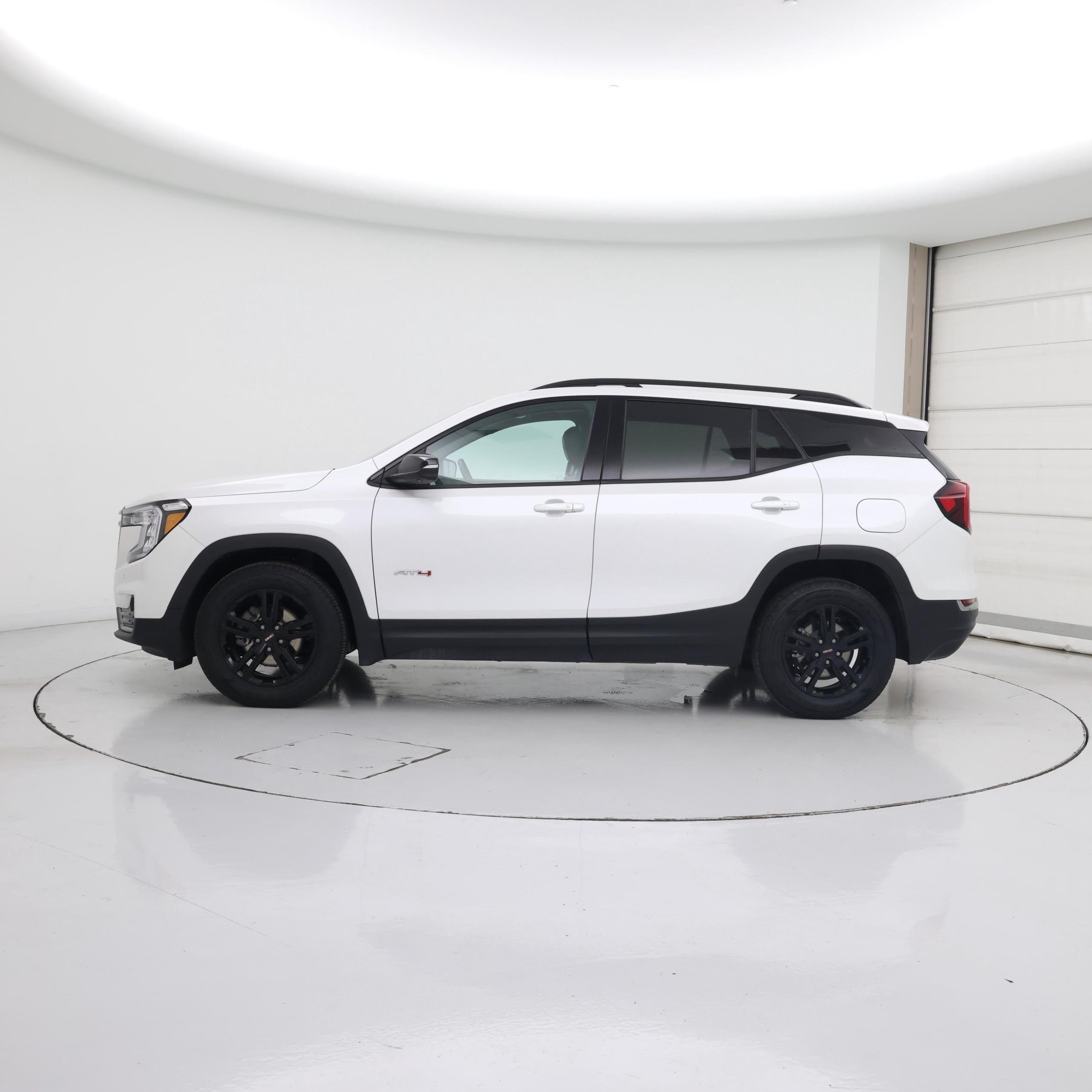 Thumbnail: 2022 GMC Terrain - 3