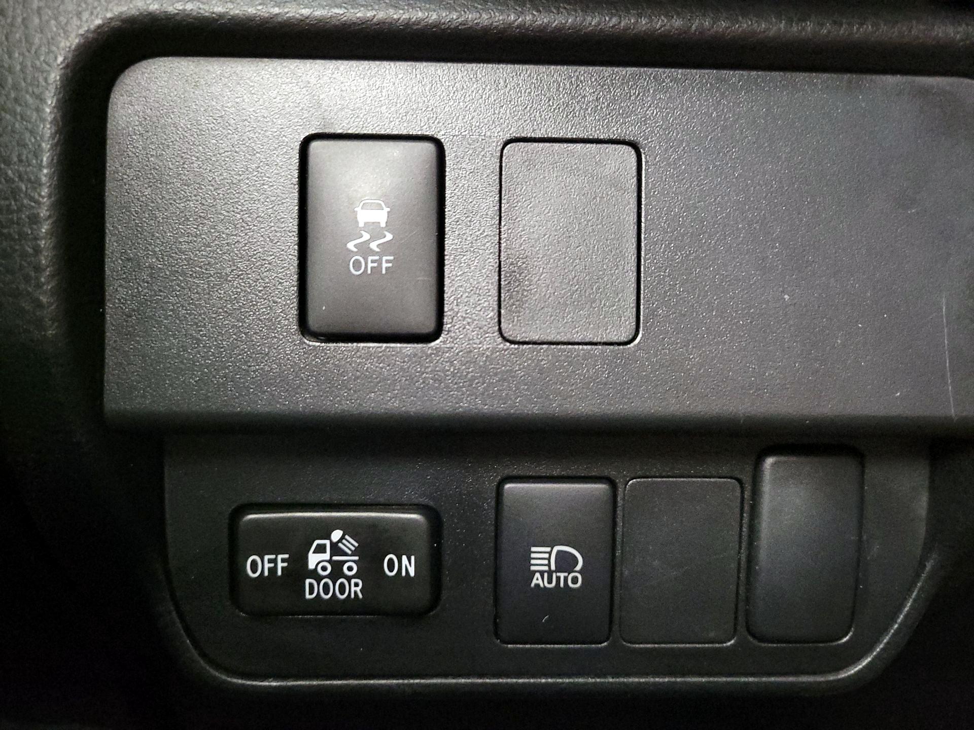 Thumbnail: 2023 Toyota Tacoma - 13