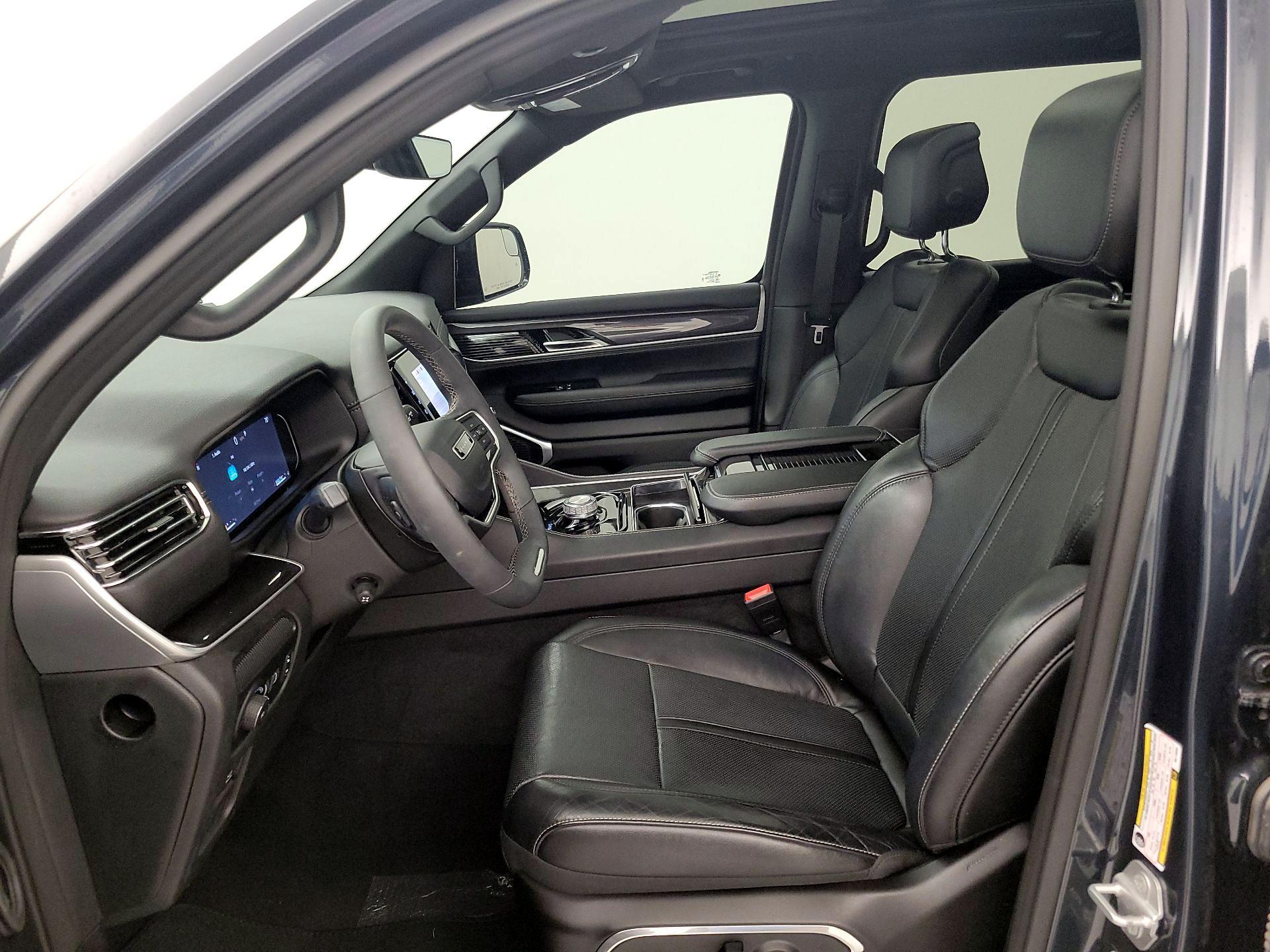 Thumbnail: 2024 Jeep Wagoneer - 11