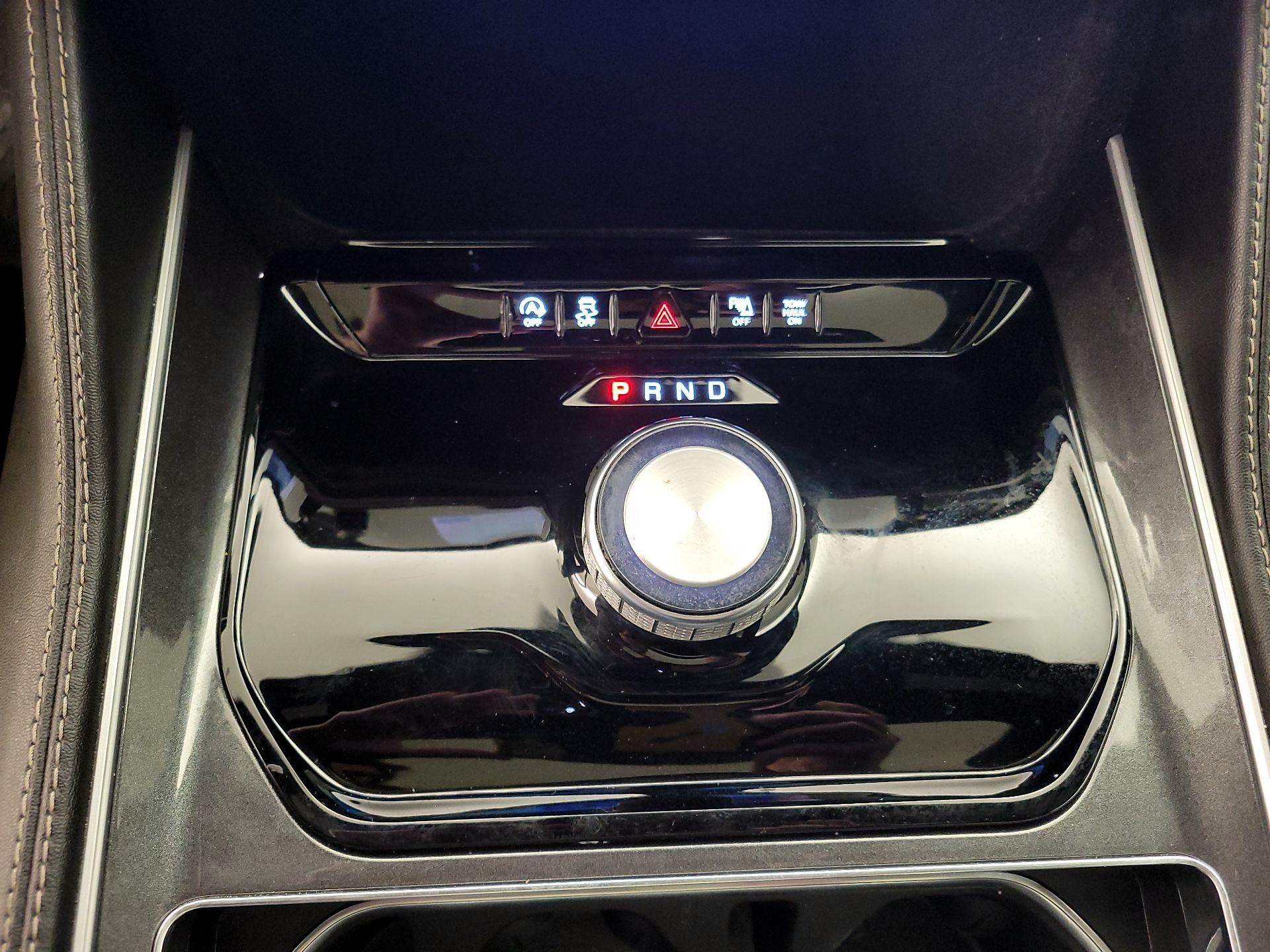 Thumbnail: 2024 Jeep Wagoneer - 18