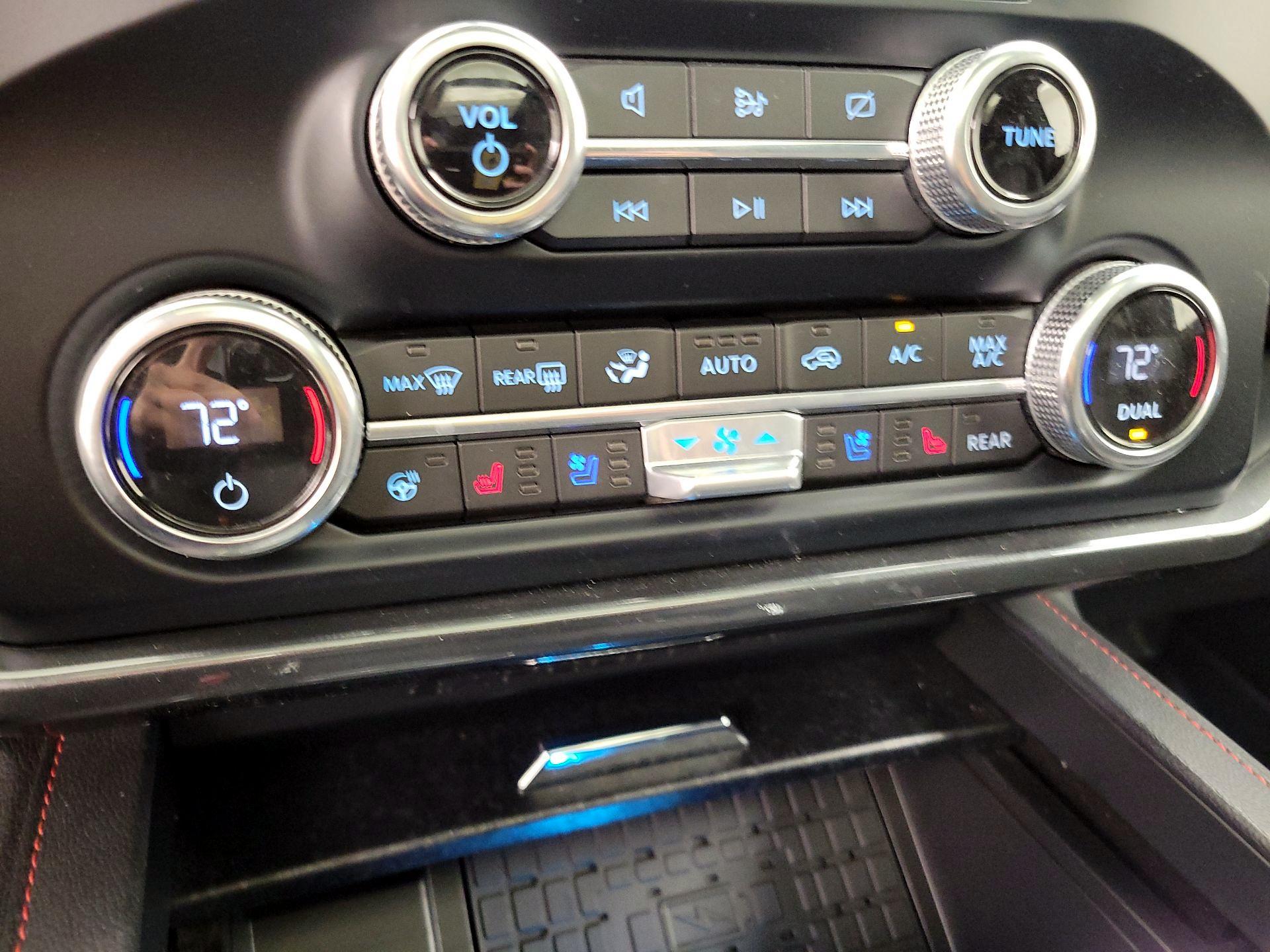 Thumbnail: 2022 Ford Expedition - 17