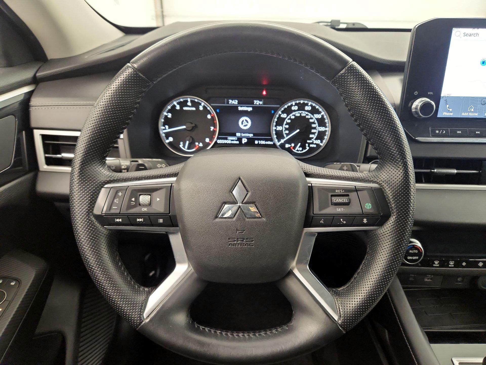 Thumbnail: 2022 Mitsubishi Outlander - 10