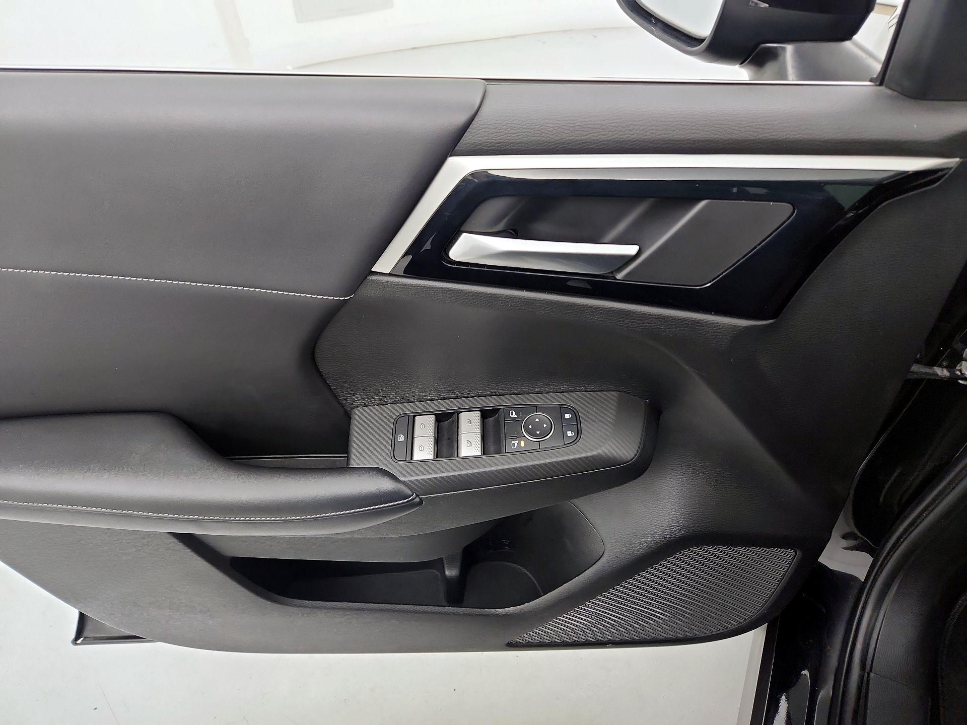 Thumbnail: 2022 Mitsubishi Outlander - 12