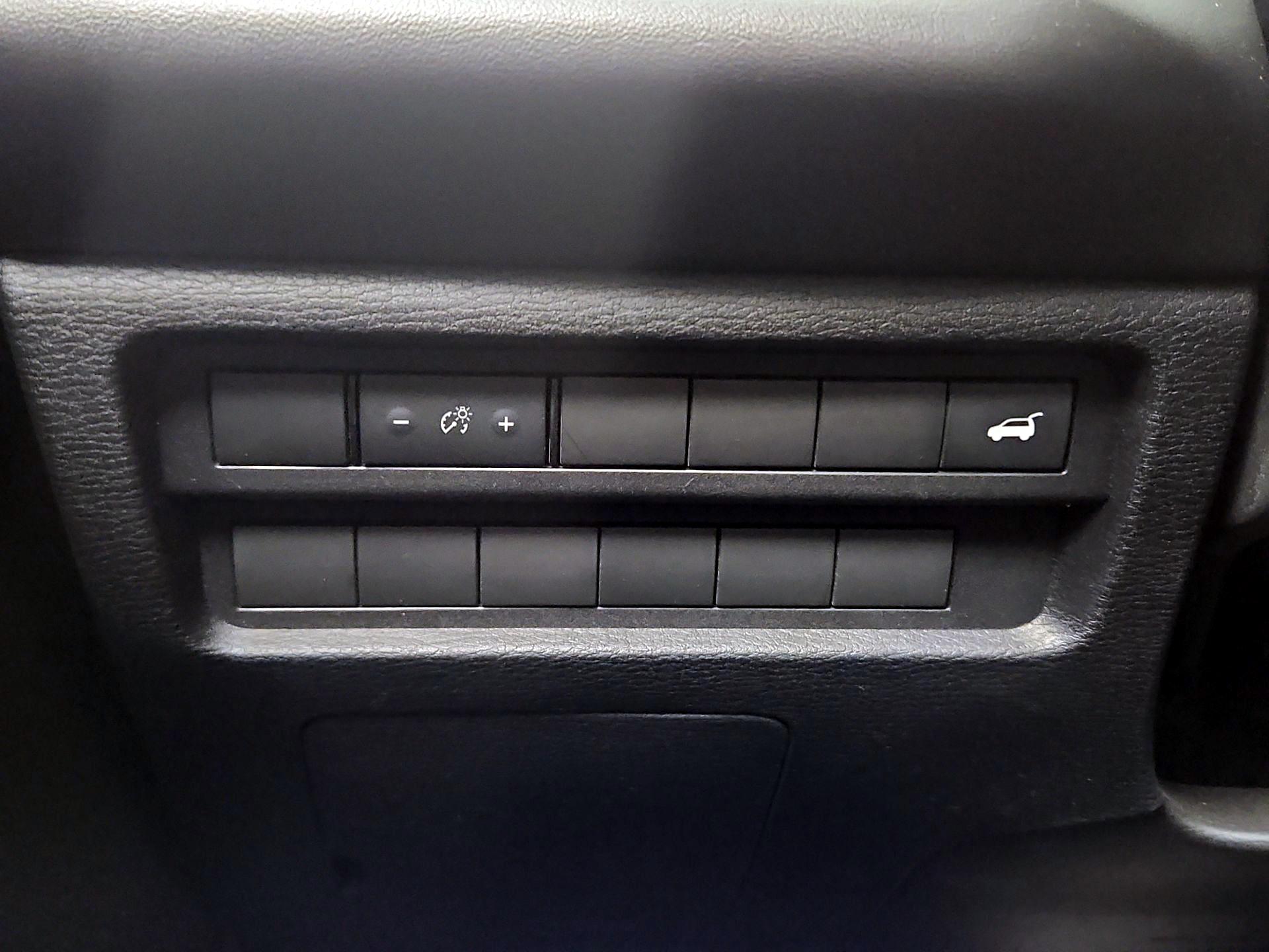 Thumbnail: 2022 Mitsubishi Outlander - 13