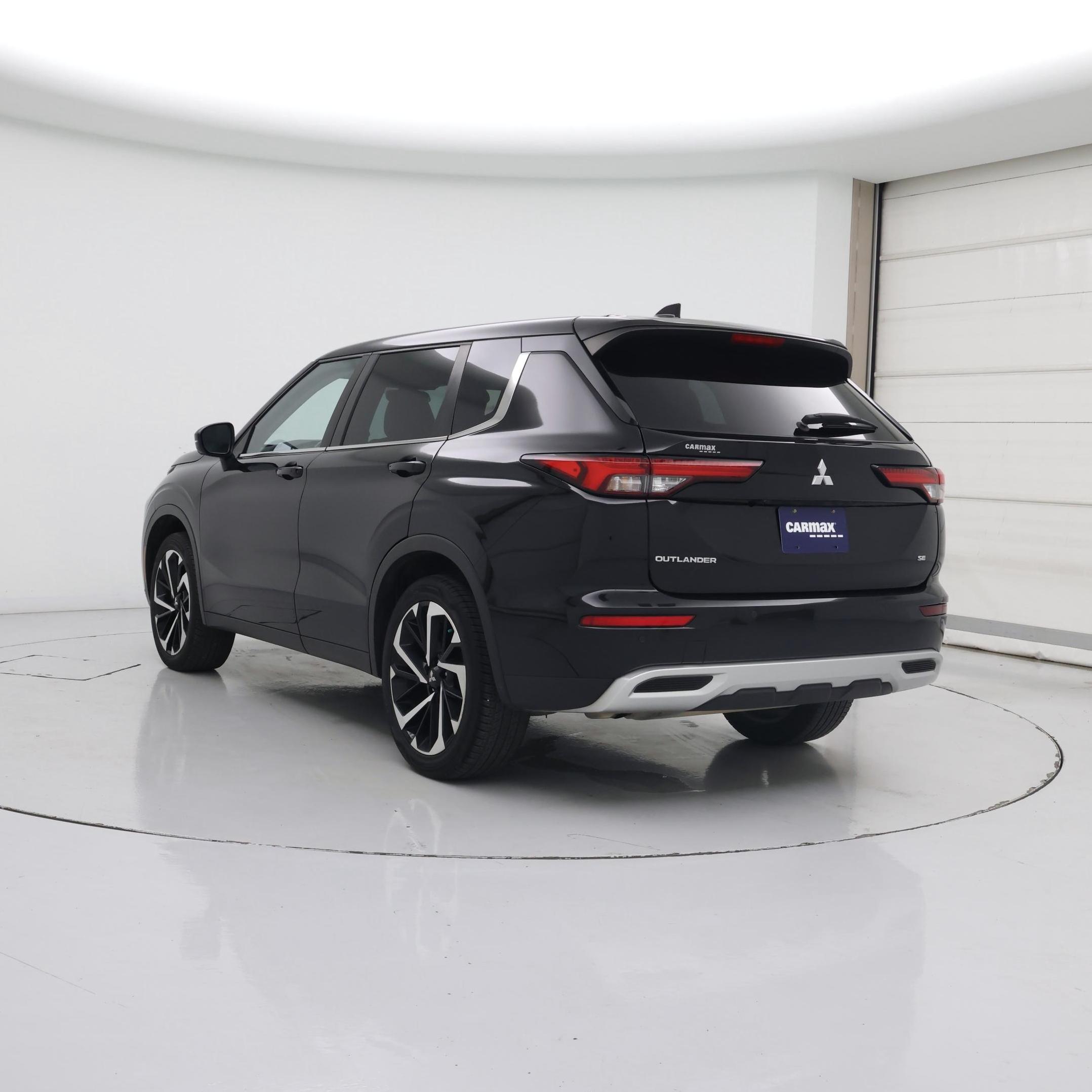 Thumbnail: 2022 Mitsubishi Outlander - 2