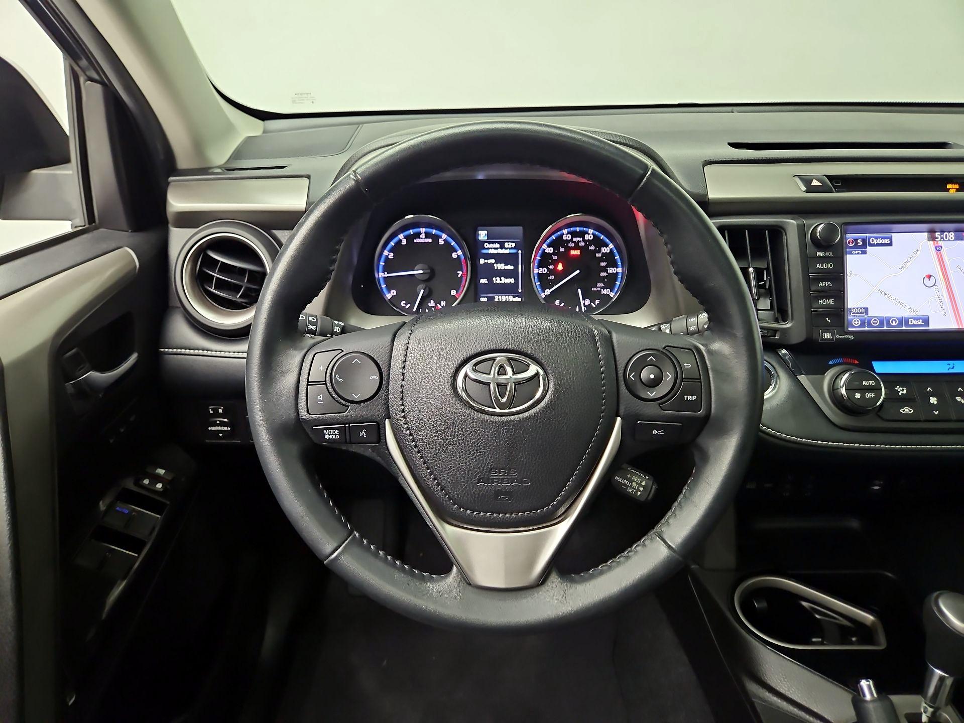 Thumbnail: 2018 Toyota RAV4 - 10