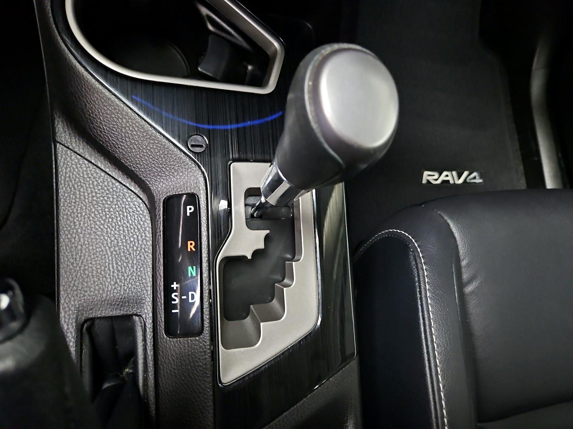 Thumbnail: 2018 Toyota RAV4 - 18