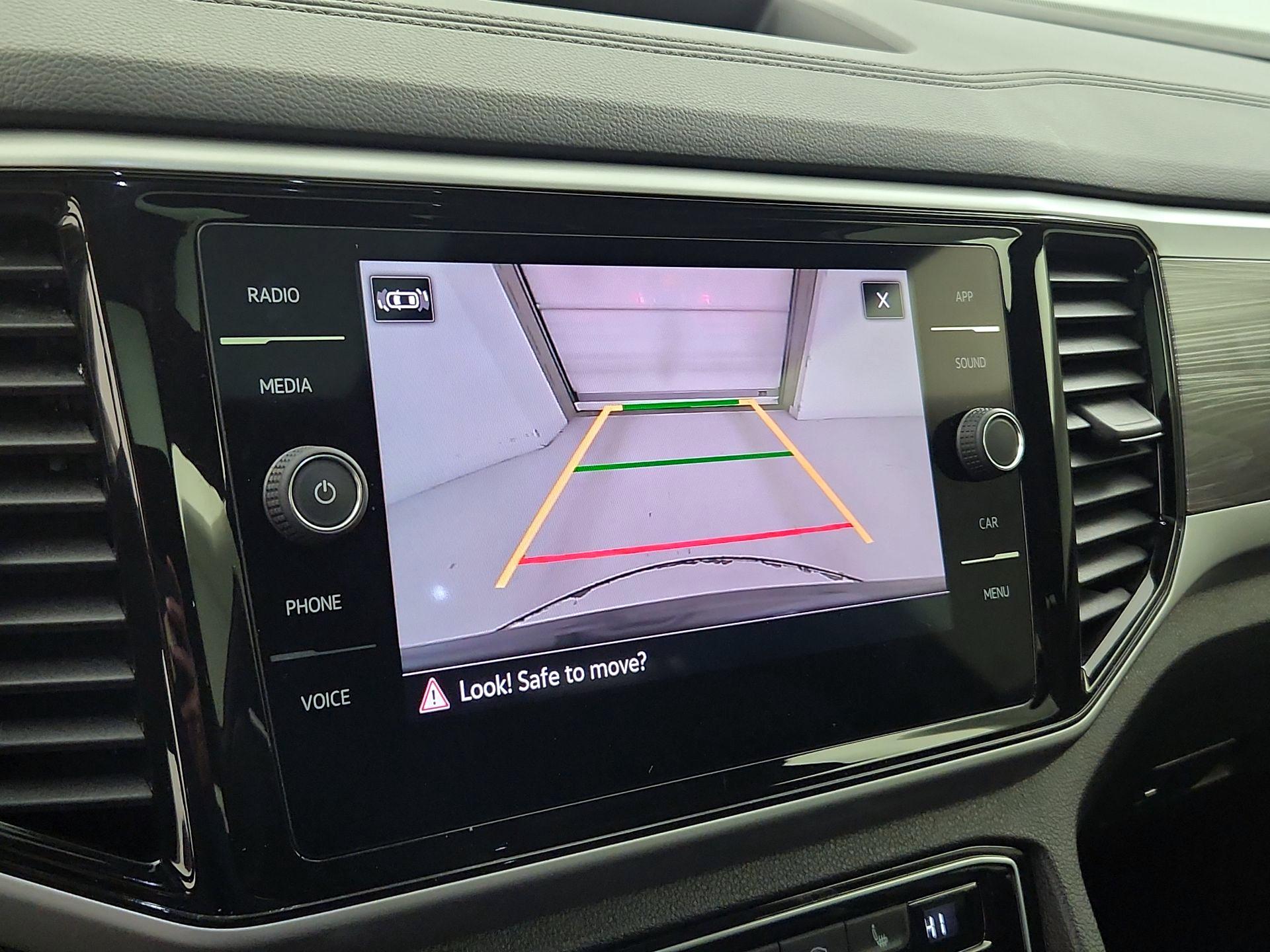 Thumbnail: 2023 Volkswagen Atlas - 14