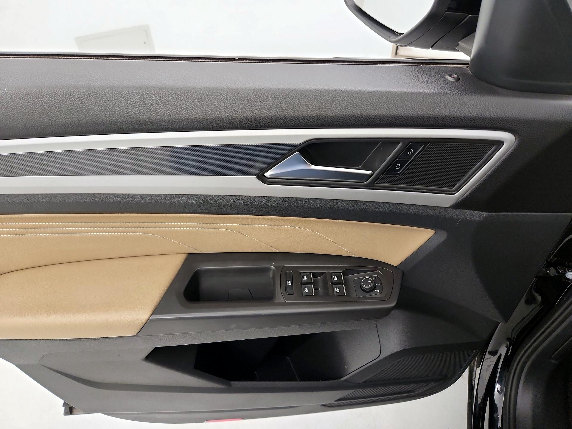 Thumbnail: 2022 Volkswagen Atlas - 12