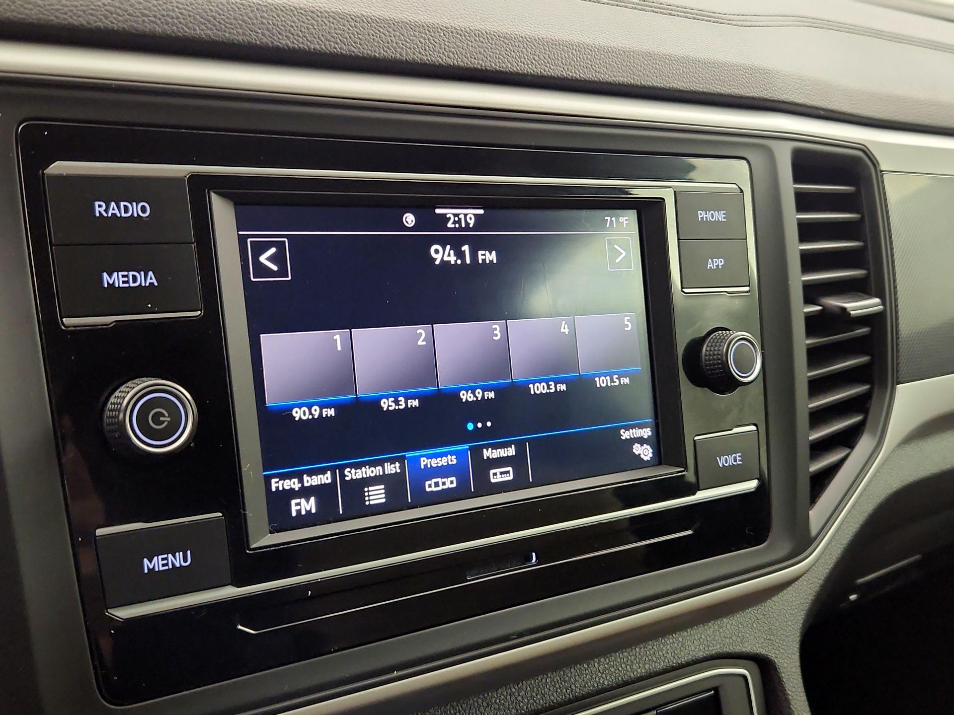 Thumbnail: 2022 Volkswagen Atlas - 15