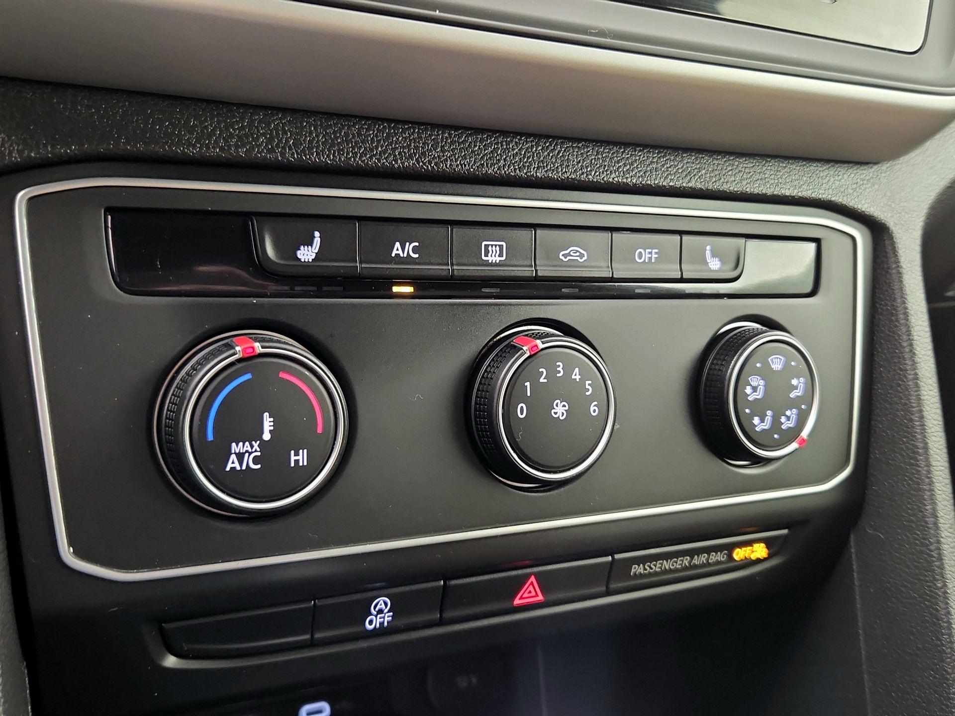 Thumbnail: 2022 Volkswagen Atlas - 16