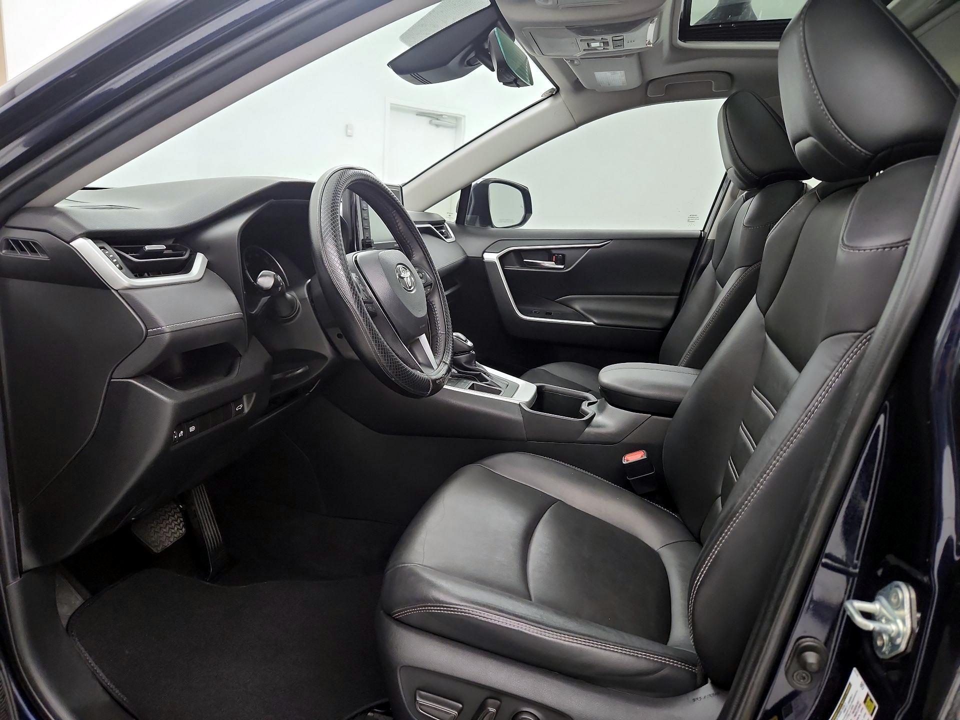 Thumbnail: 2022 Toyota RAV4 - 11