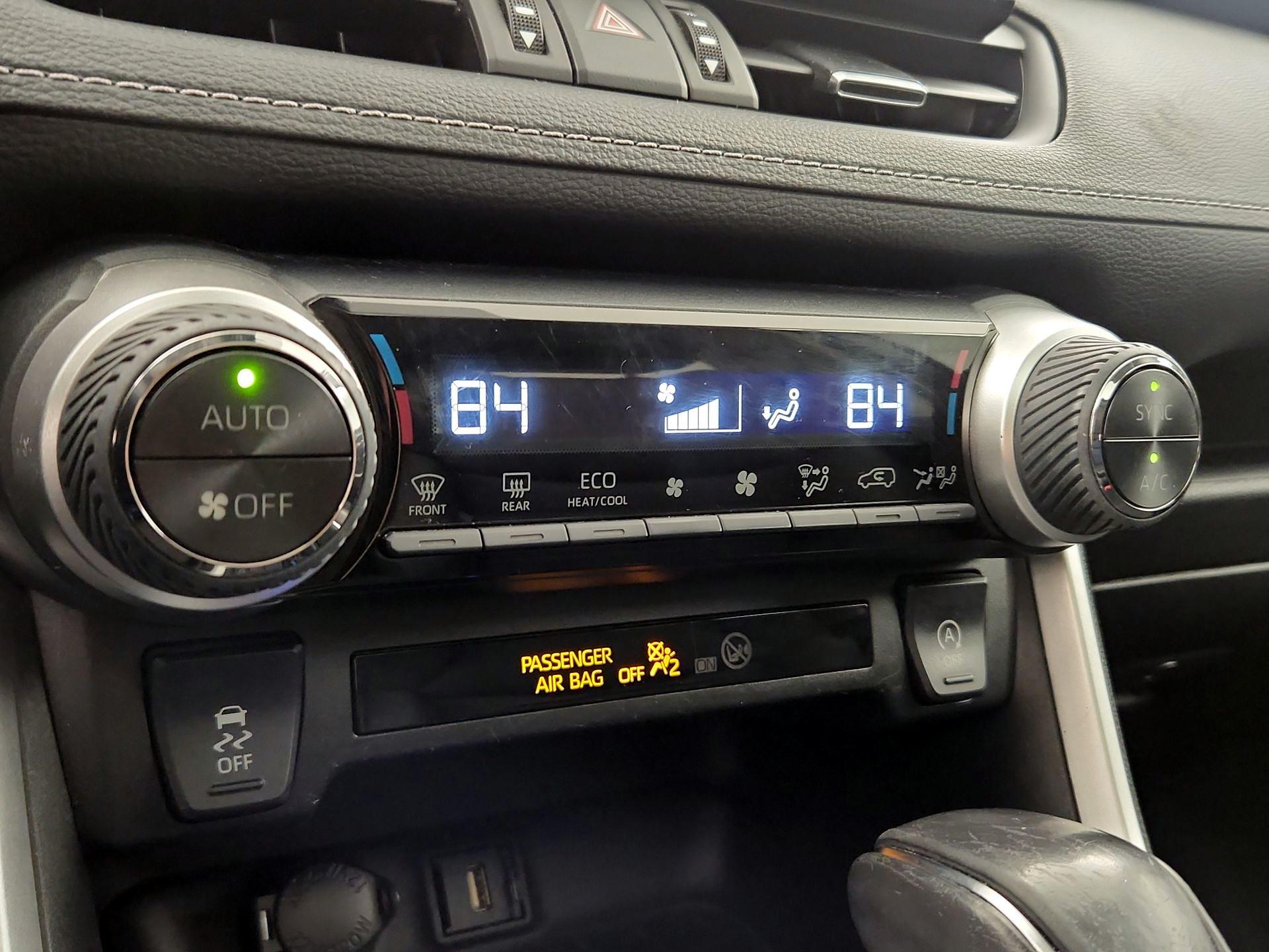 Thumbnail: 2022 Toyota RAV4 - 16