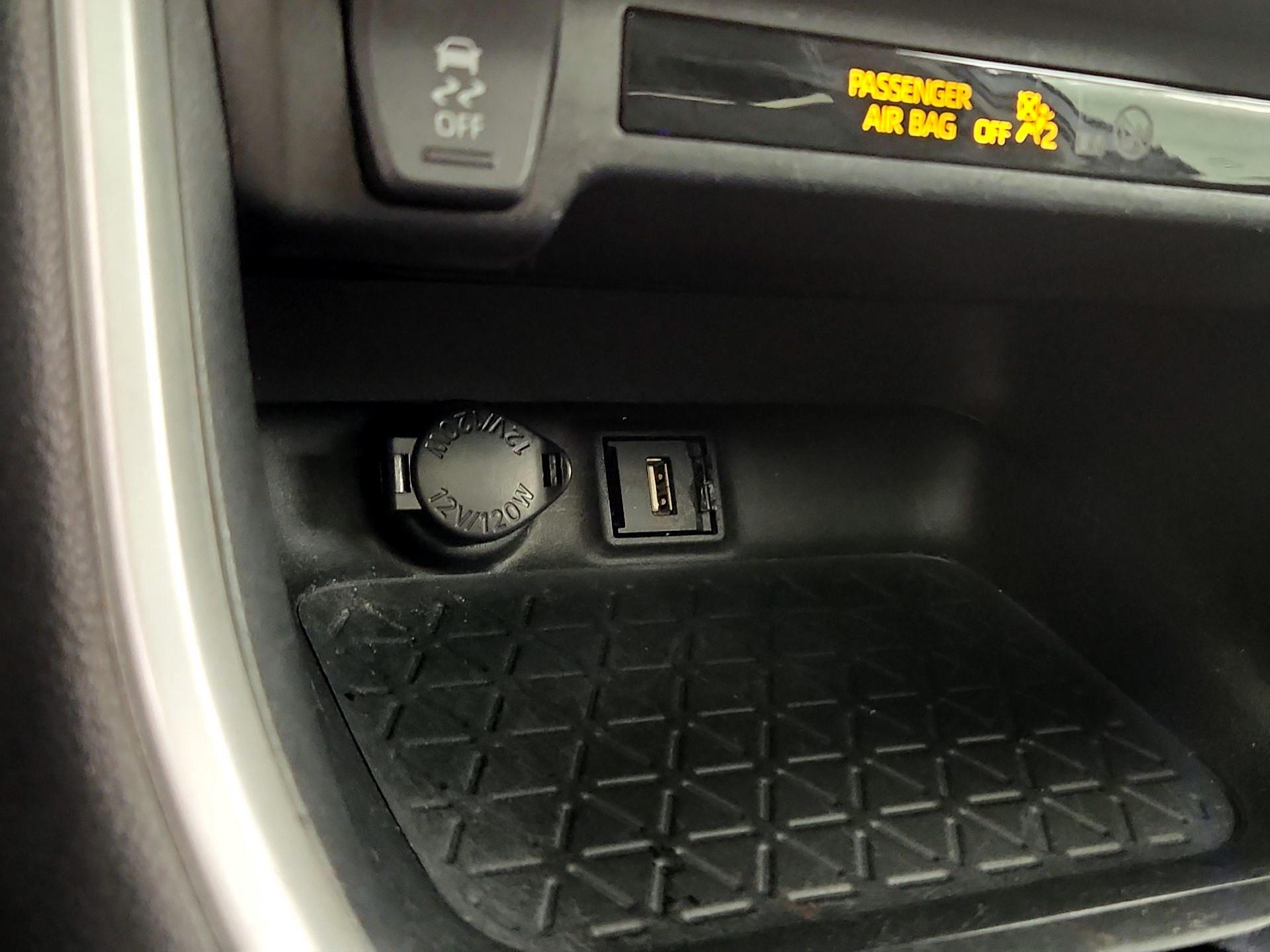 Thumbnail: 2022 Toyota RAV4 - 18