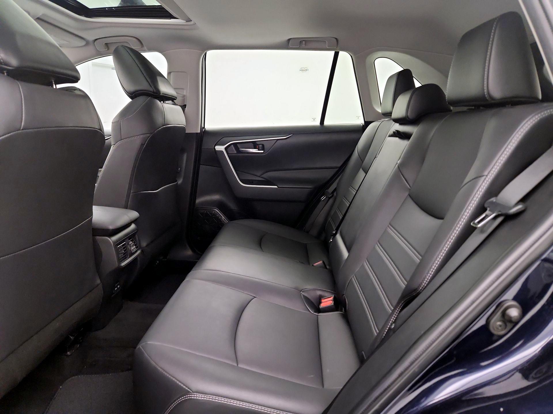 Thumbnail: 2022 Toyota RAV4 - 20