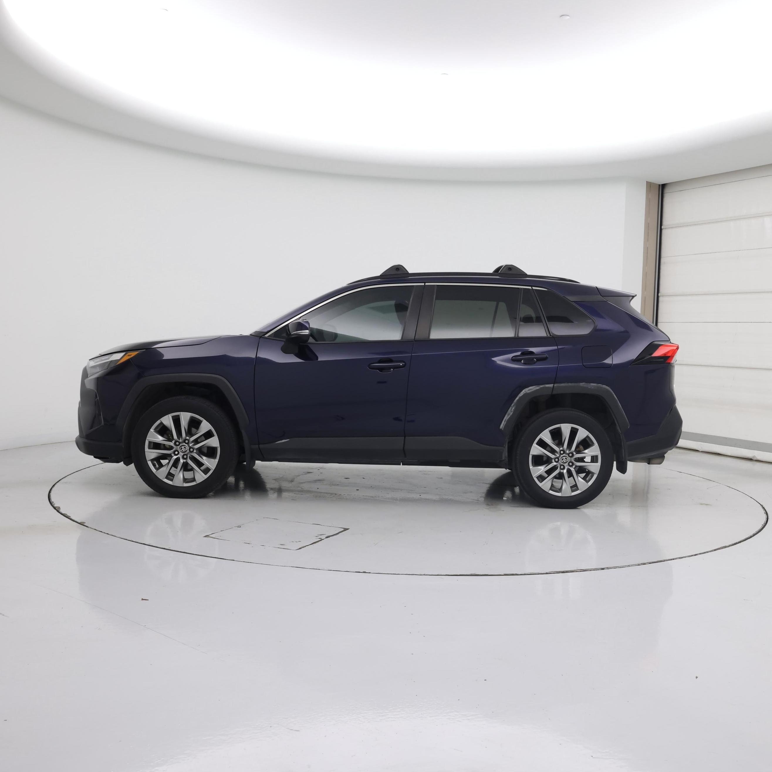 Thumbnail: 2022 Toyota RAV4 - 3