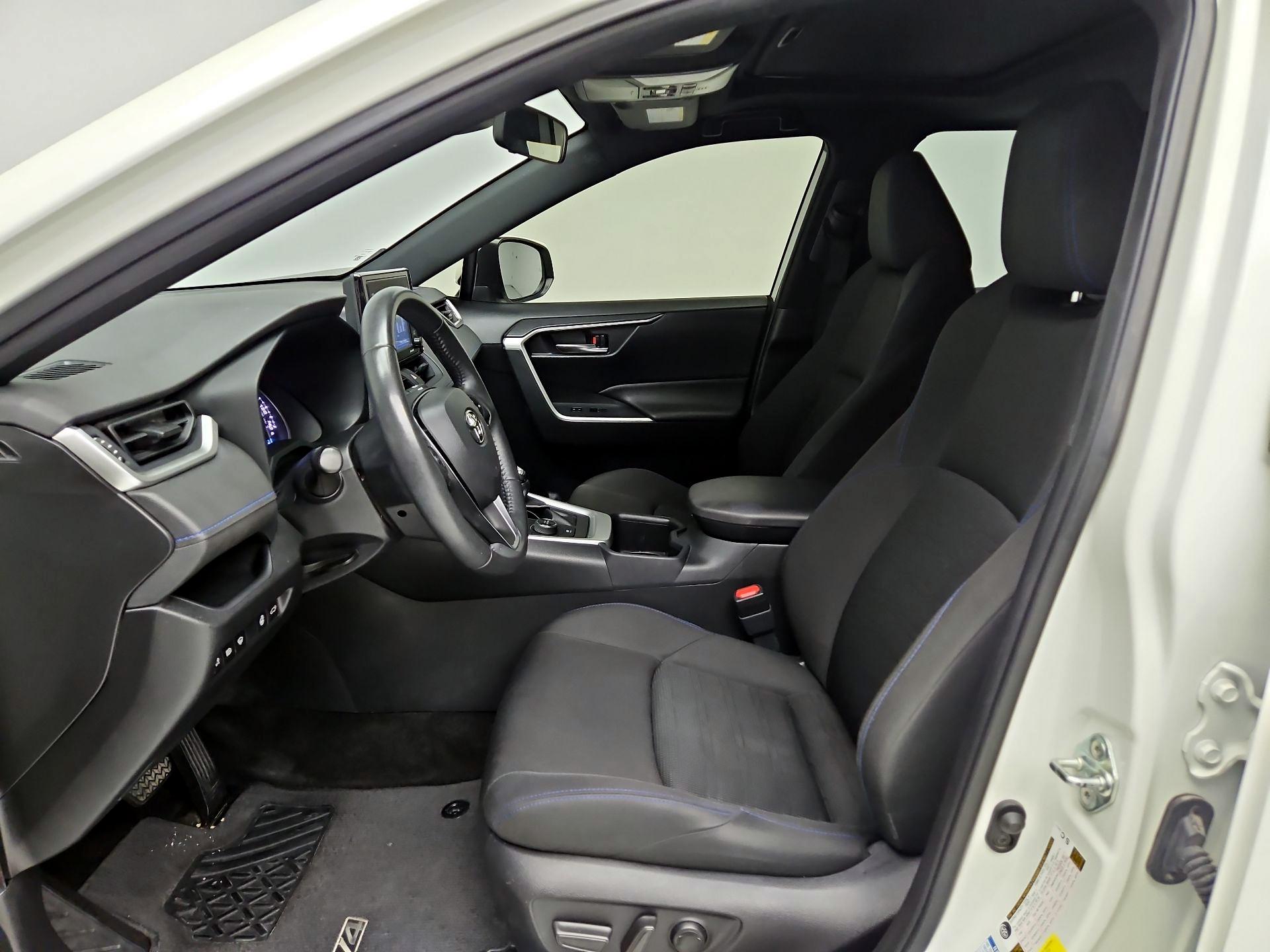 Thumbnail: 2022 Toyota RAV4 - 11