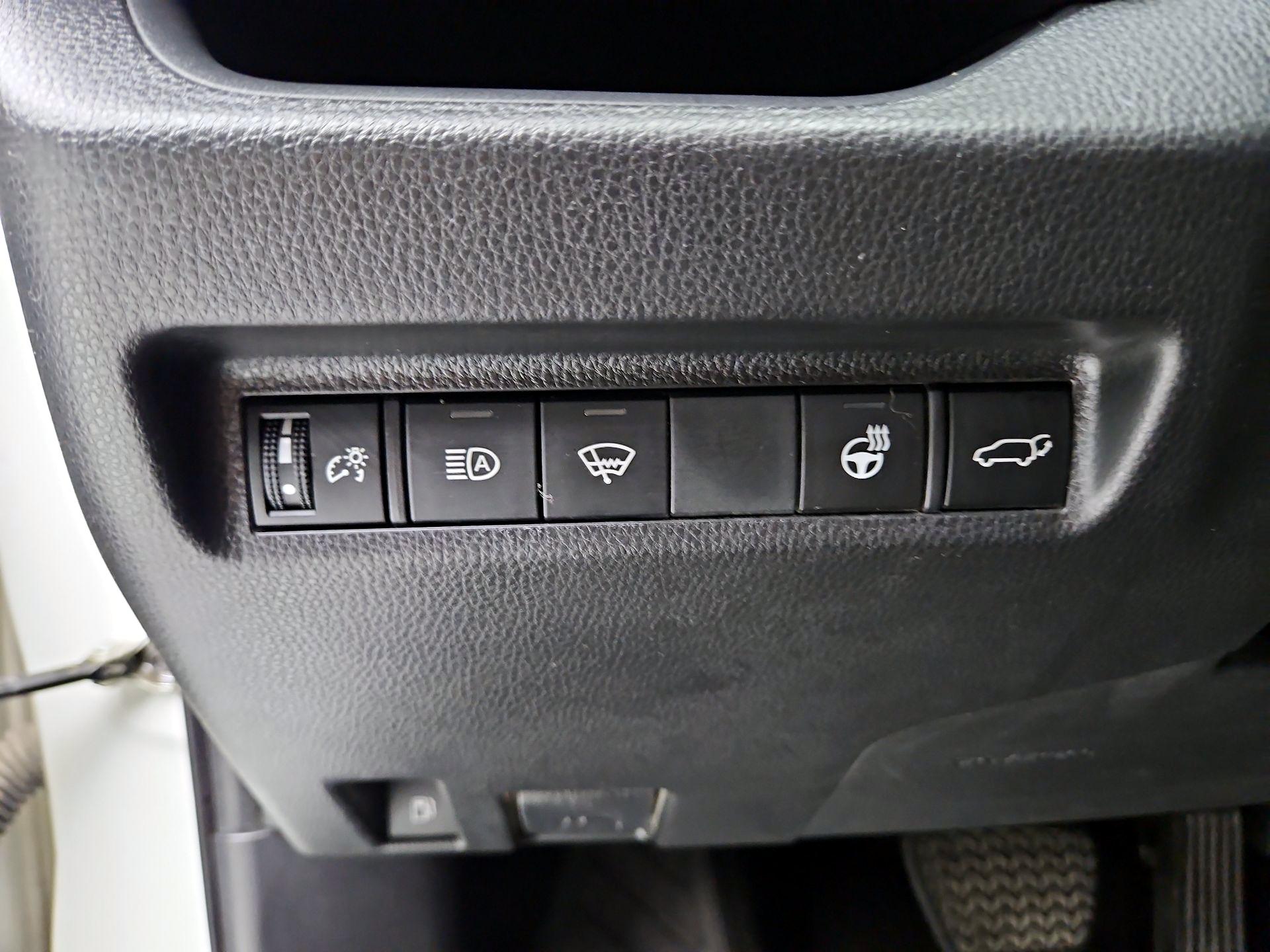 Thumbnail: 2022 Toyota RAV4 - 13