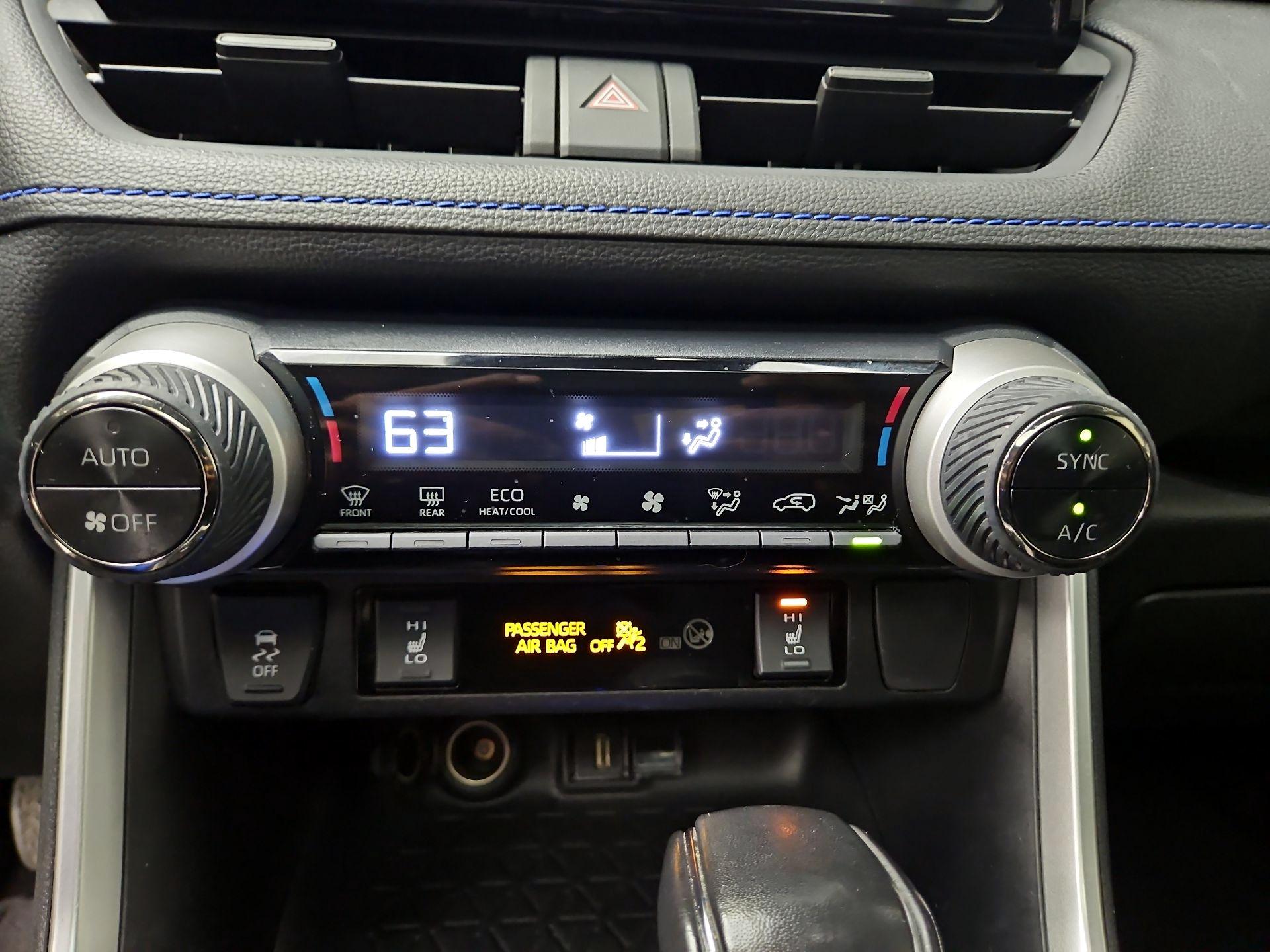 Thumbnail: 2022 Toyota RAV4 - 16