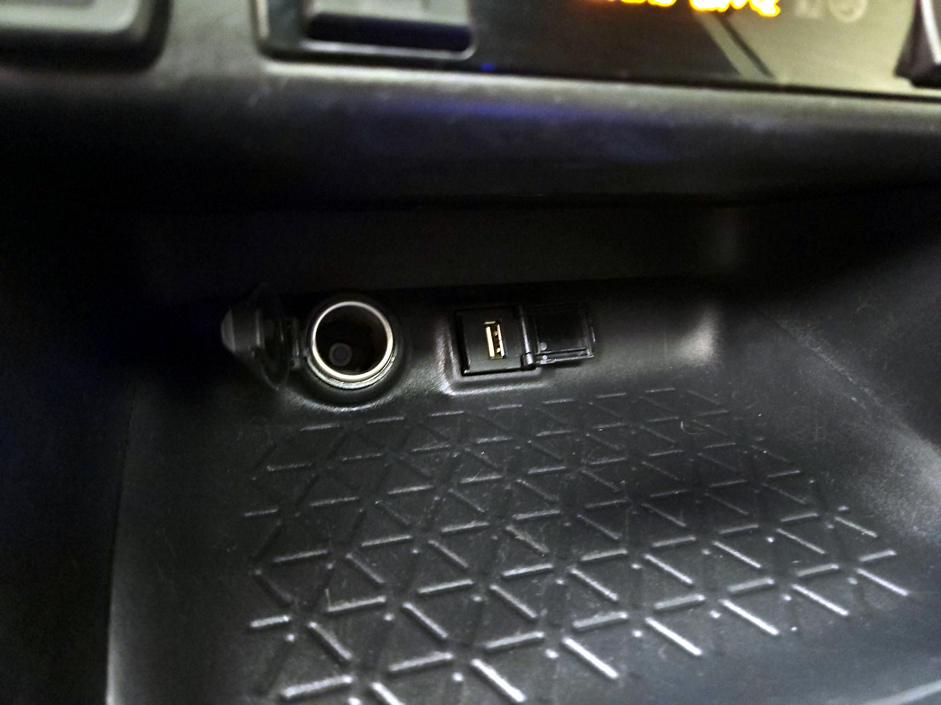 Thumbnail: 2022 Toyota RAV4 - 18