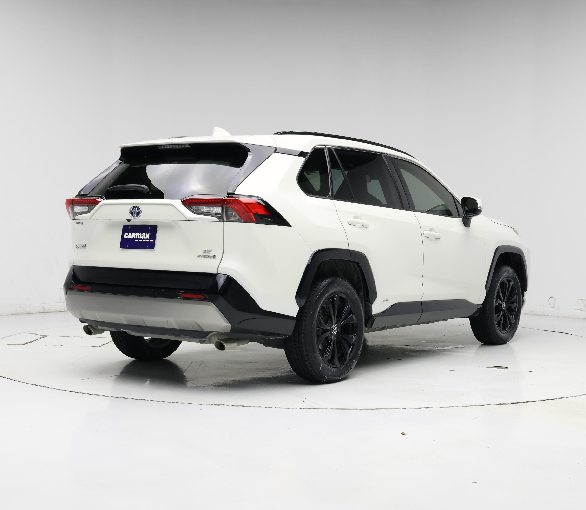 Thumbnail: 2022 Toyota RAV4 - 8