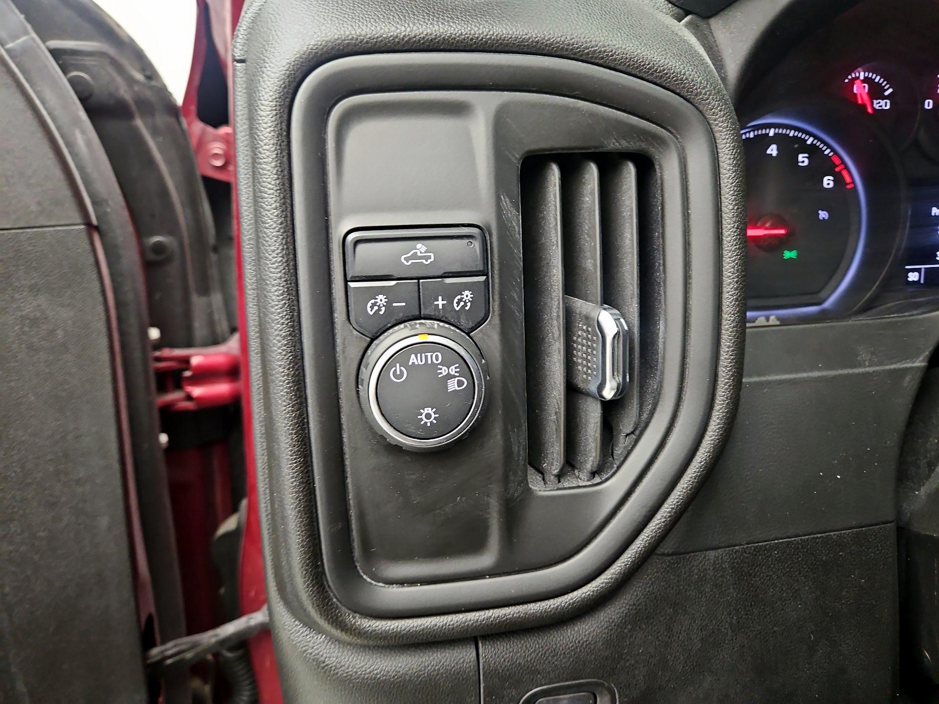 Thumbnail: 2020 Chevrolet Silverado 1500 - 13