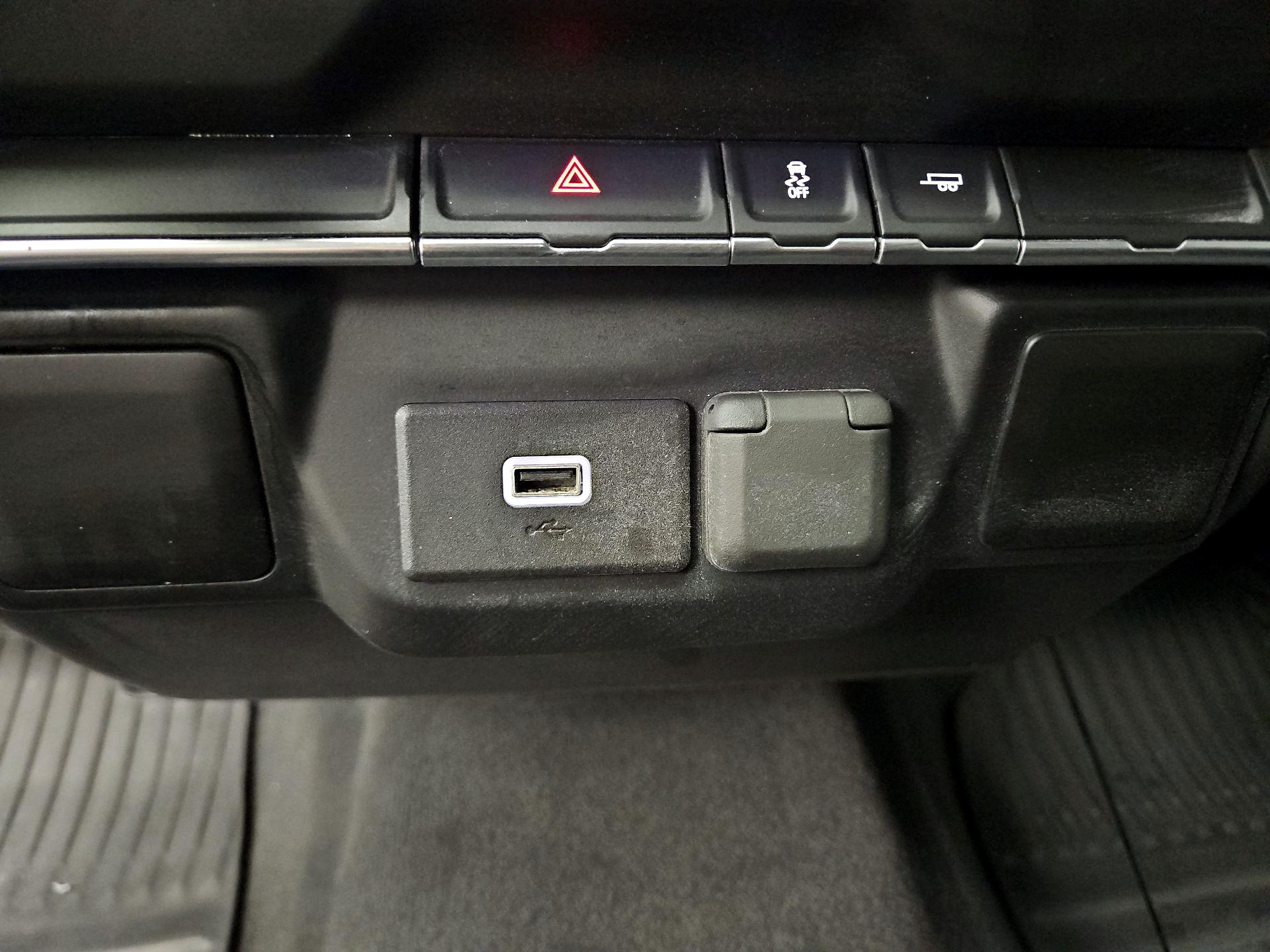 Thumbnail: 2020 Chevrolet Silverado 1500 - 18