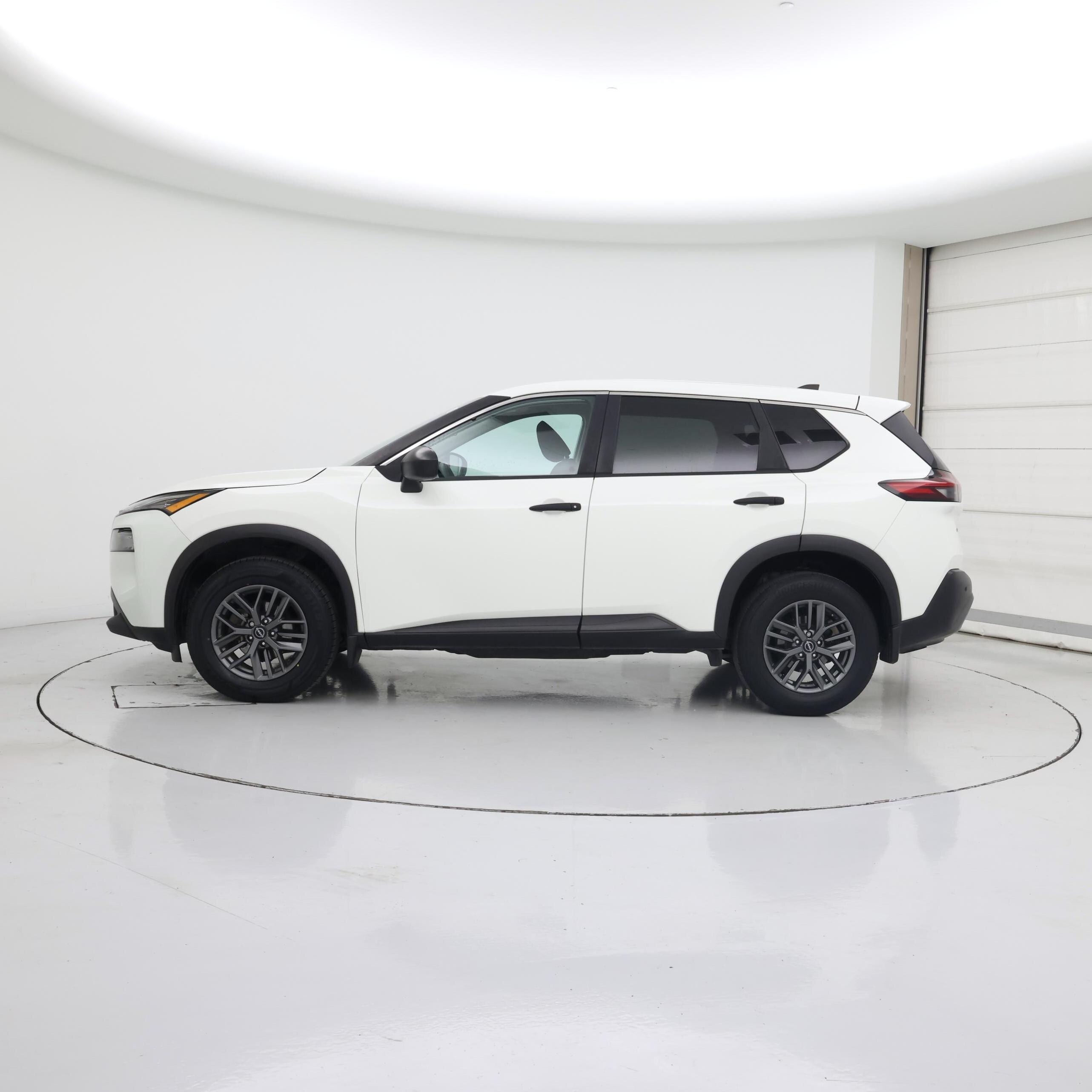 Thumbnail: 2022 Nissan Rogue - 3