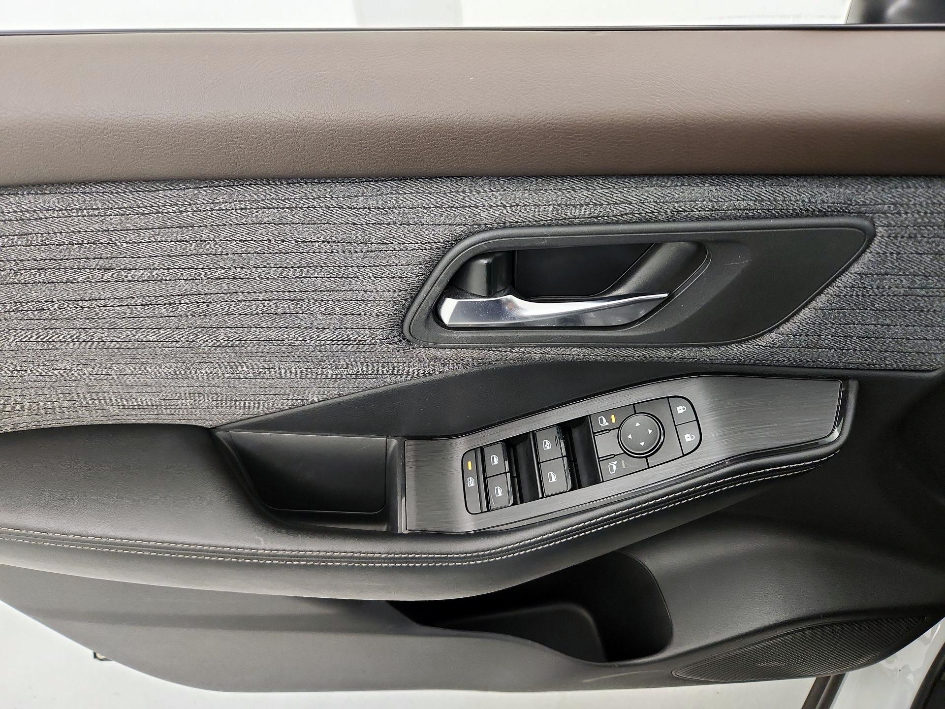 Thumbnail: 2023 Nissan Rogue - 12