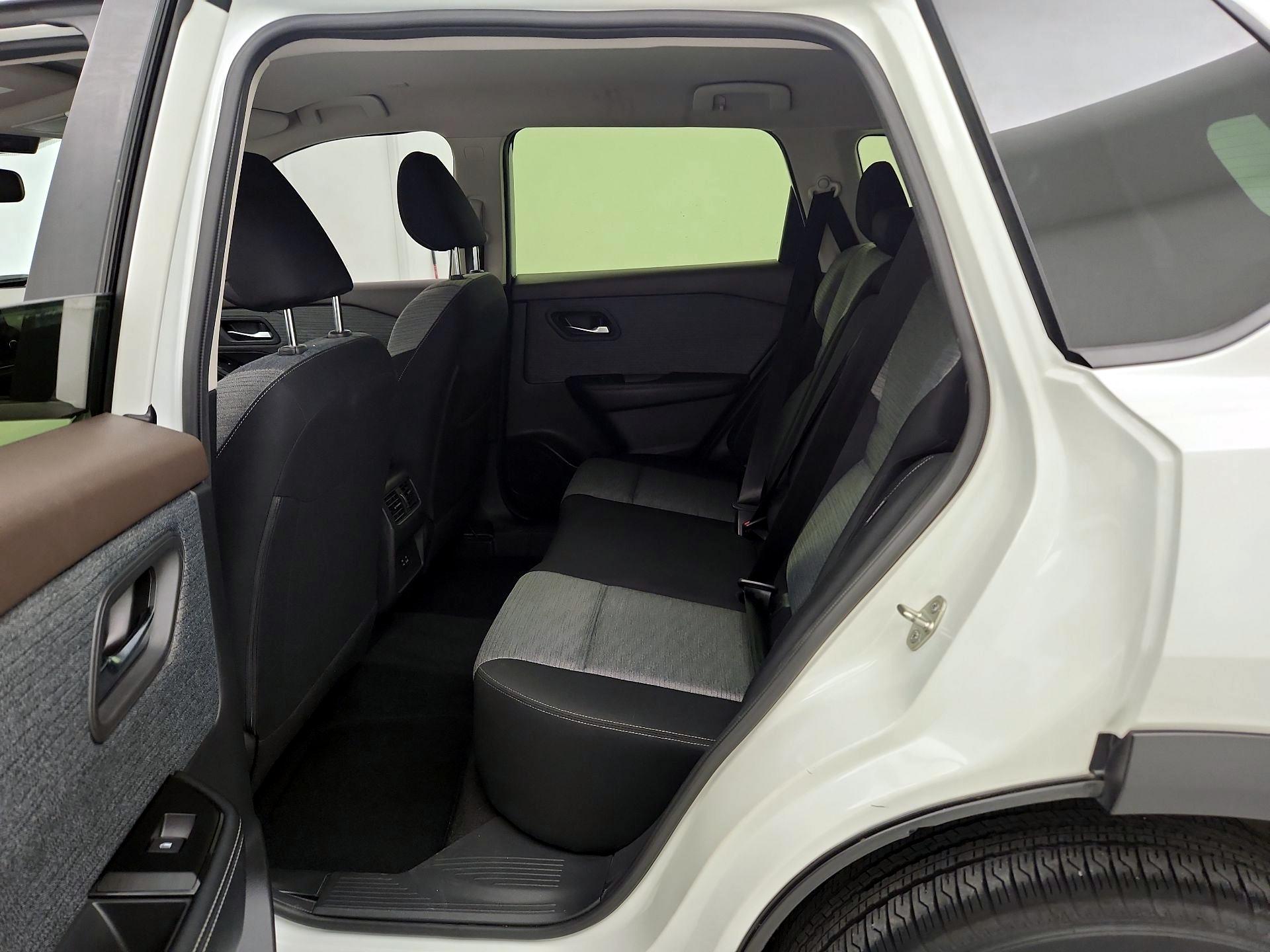 Thumbnail: 2023 Nissan Rogue - 19